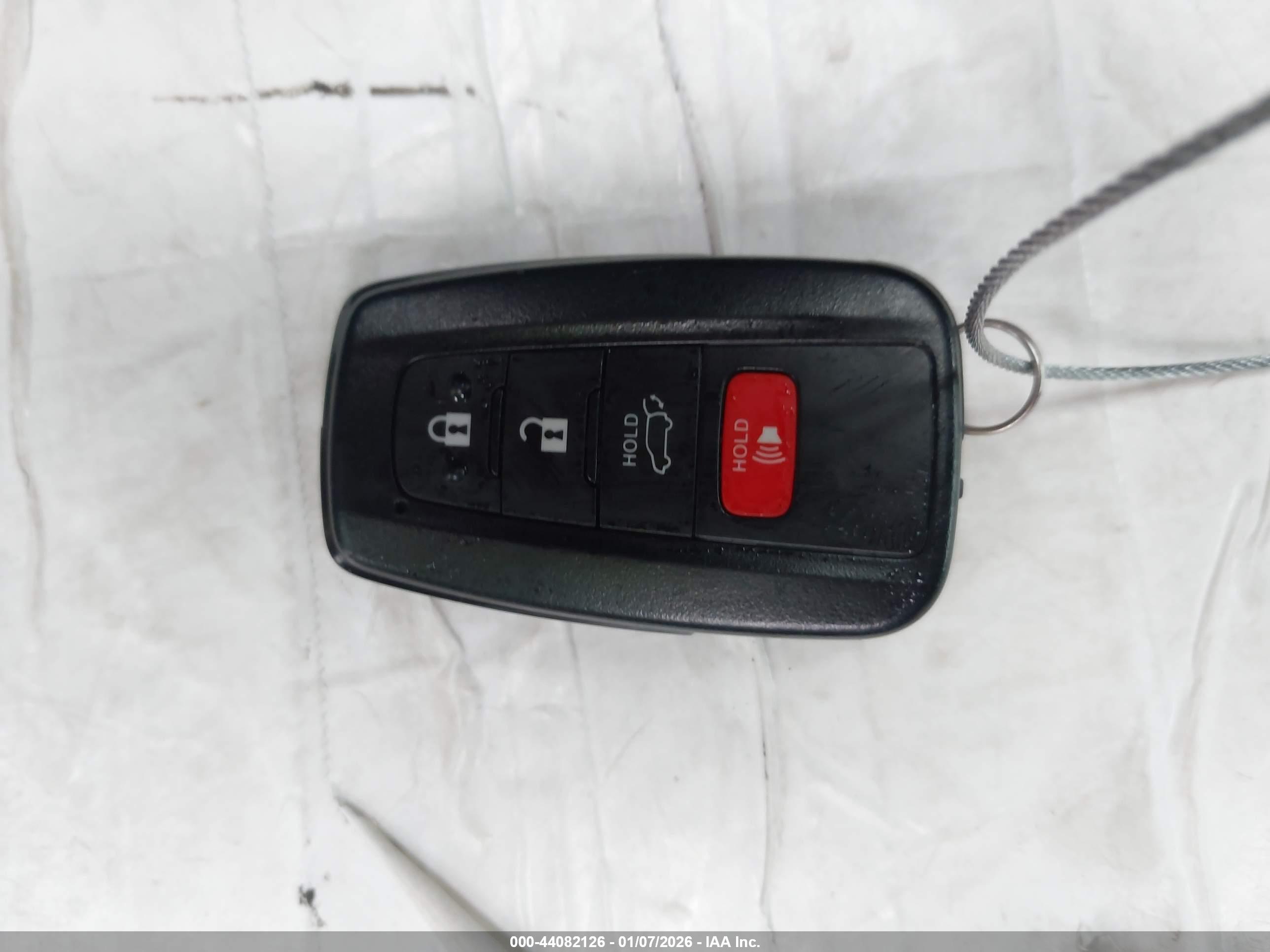 TOYOTA RAV4 image 11