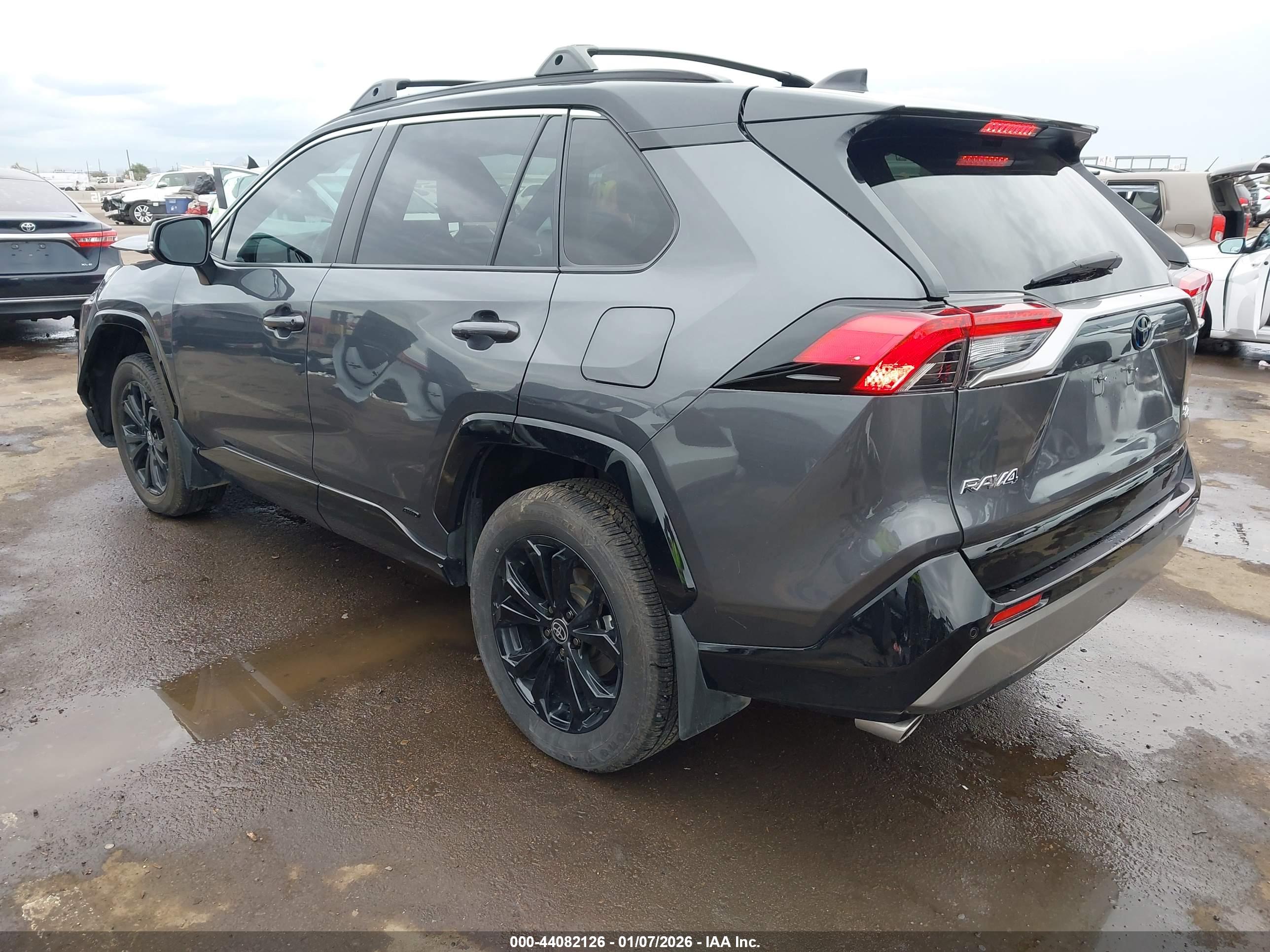 TOYOTA RAV4 image 3