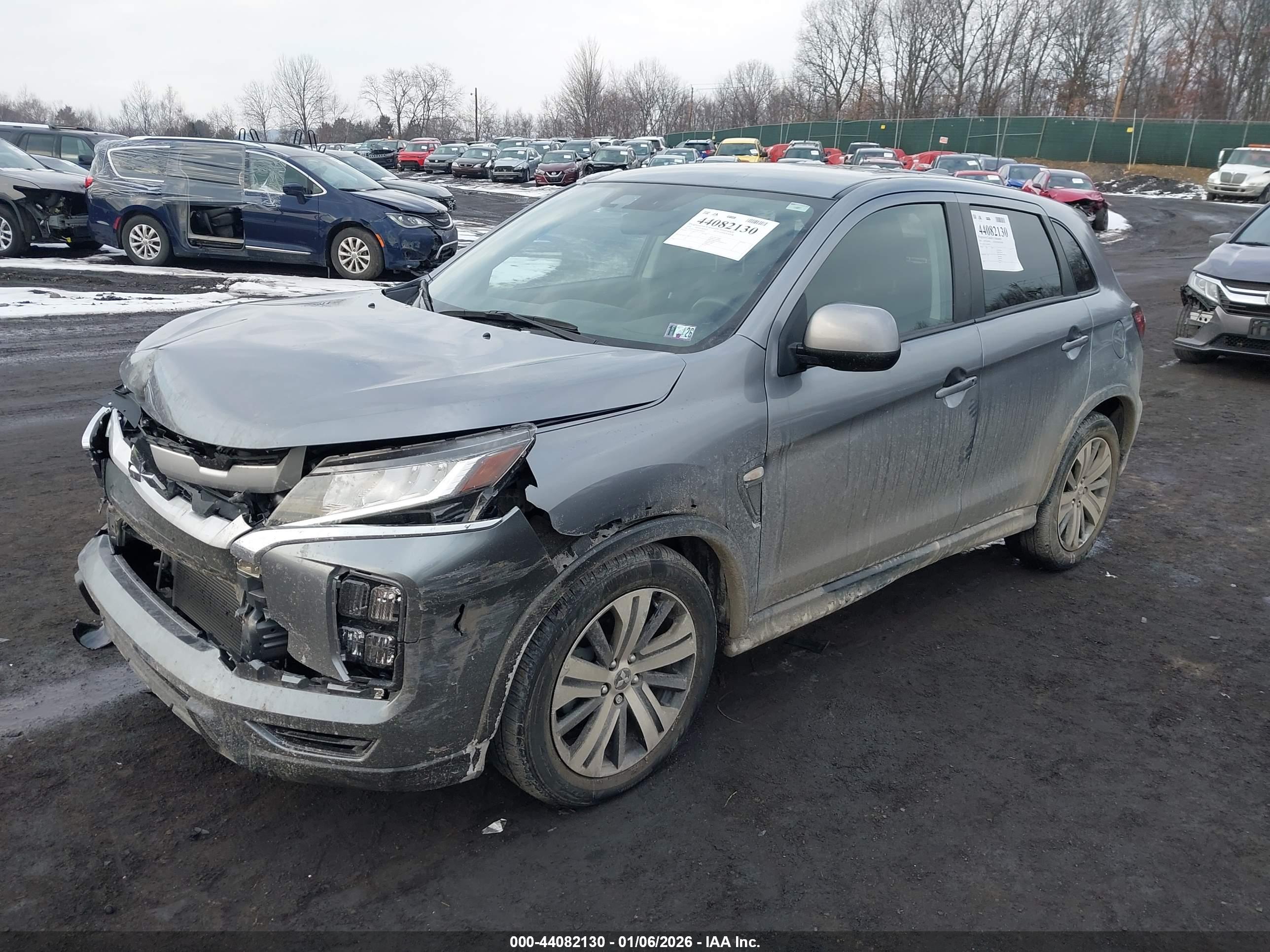 MITSUBISHI OUTLANDER image 2