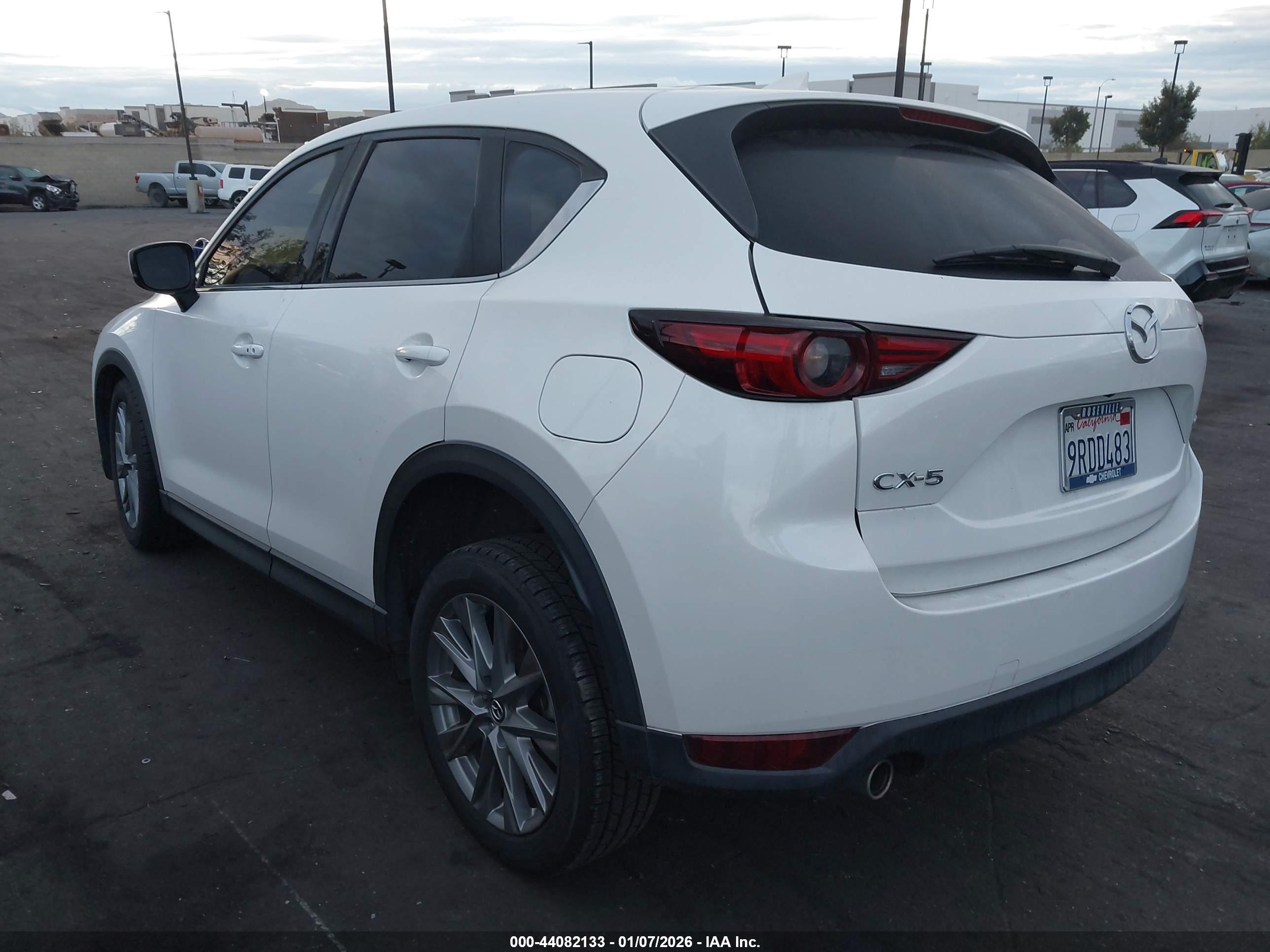 MAZDA CX-5 image 3