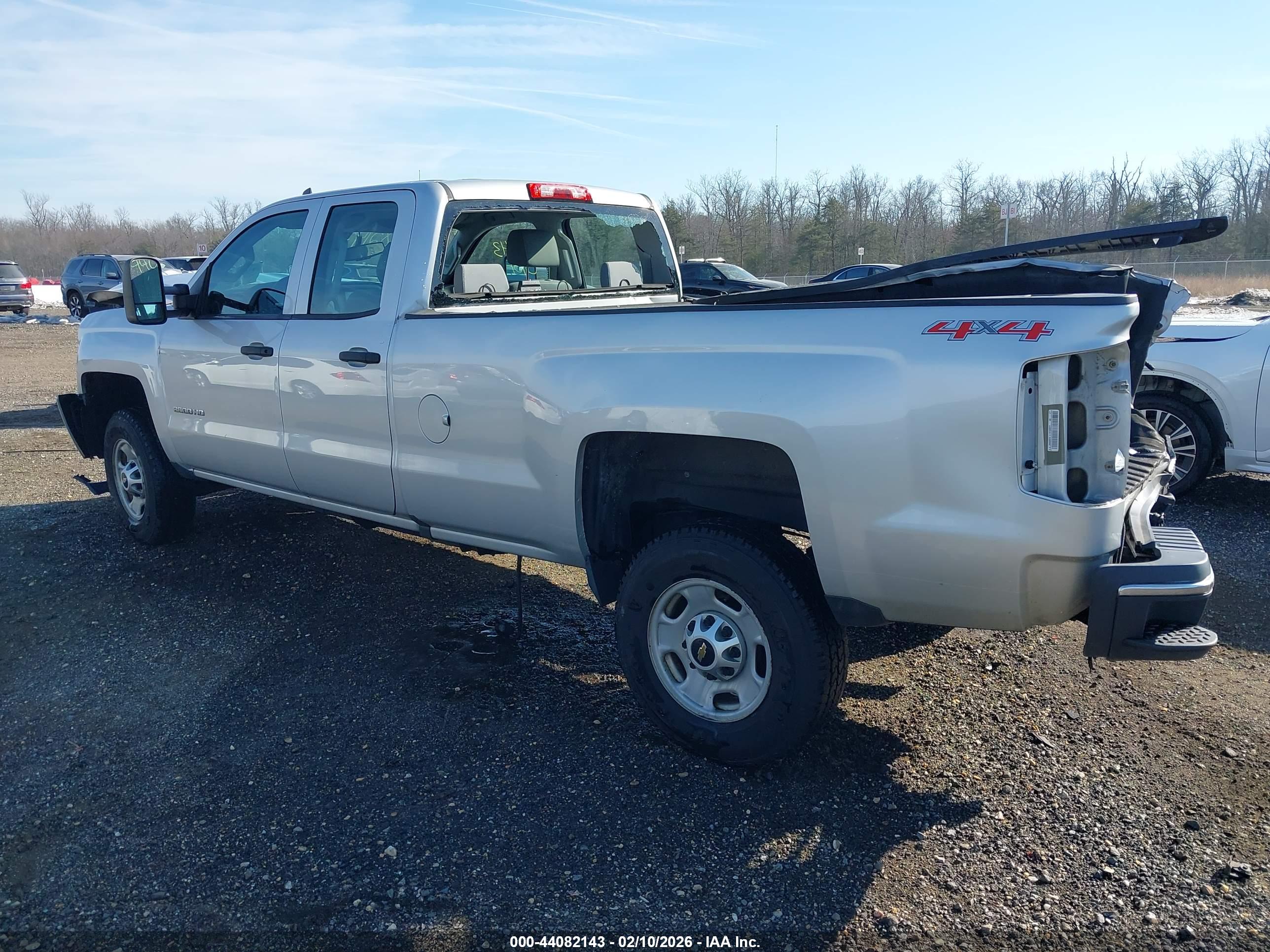 CHEVROLET SILVERADO image 3