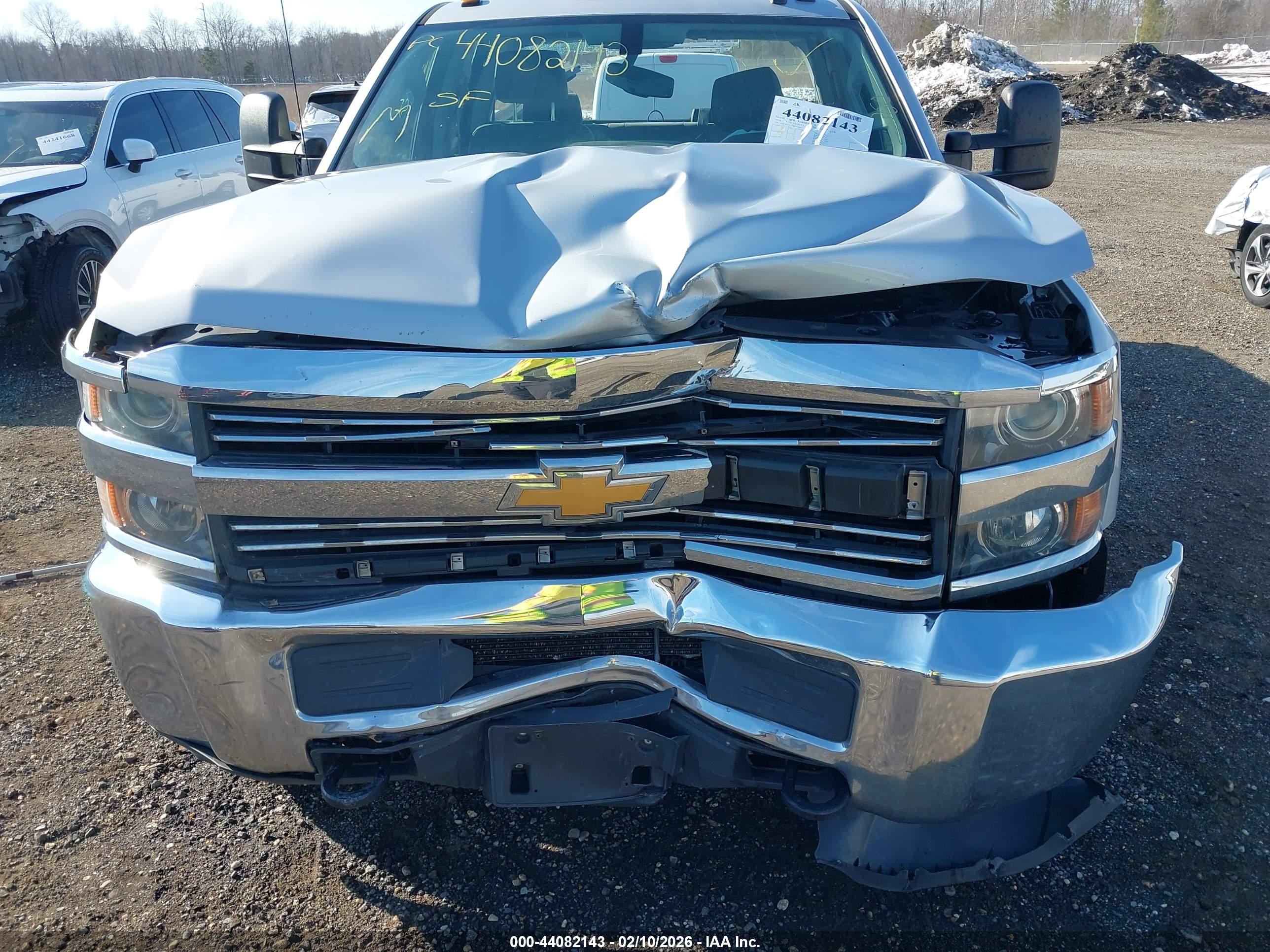 CHEVROLET SILVERADO image 6