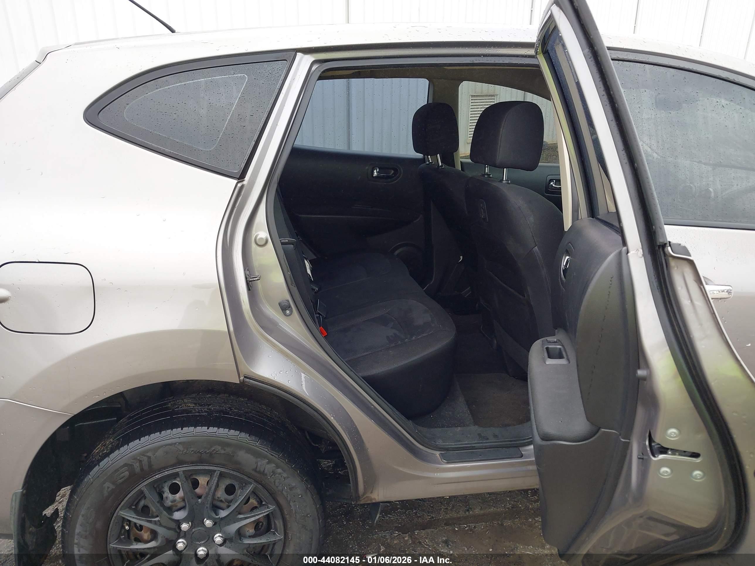NISSAN ROGUE image 8