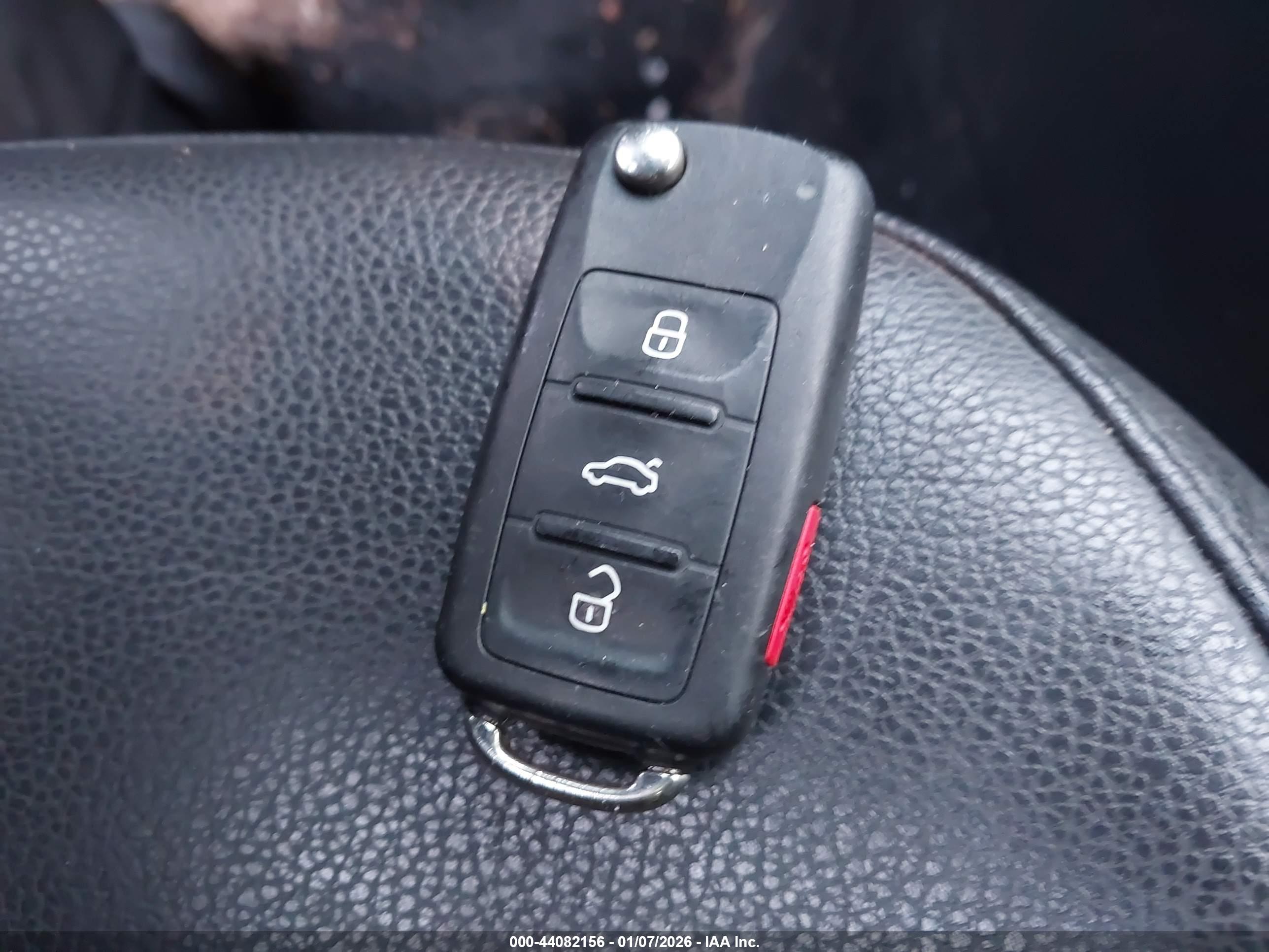 VOLKSWAGEN PASSAT image 11