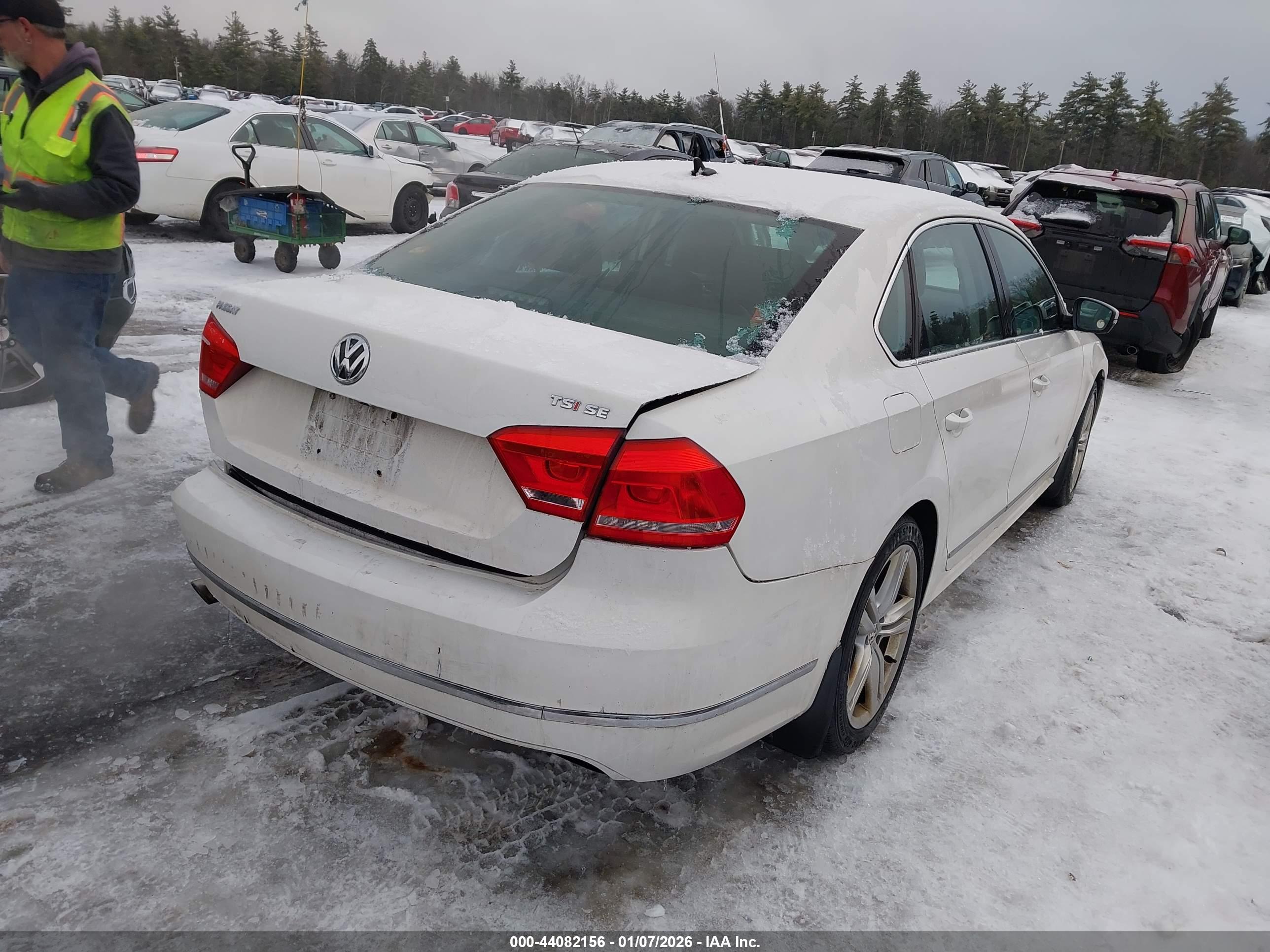 VOLKSWAGEN PASSAT image 4