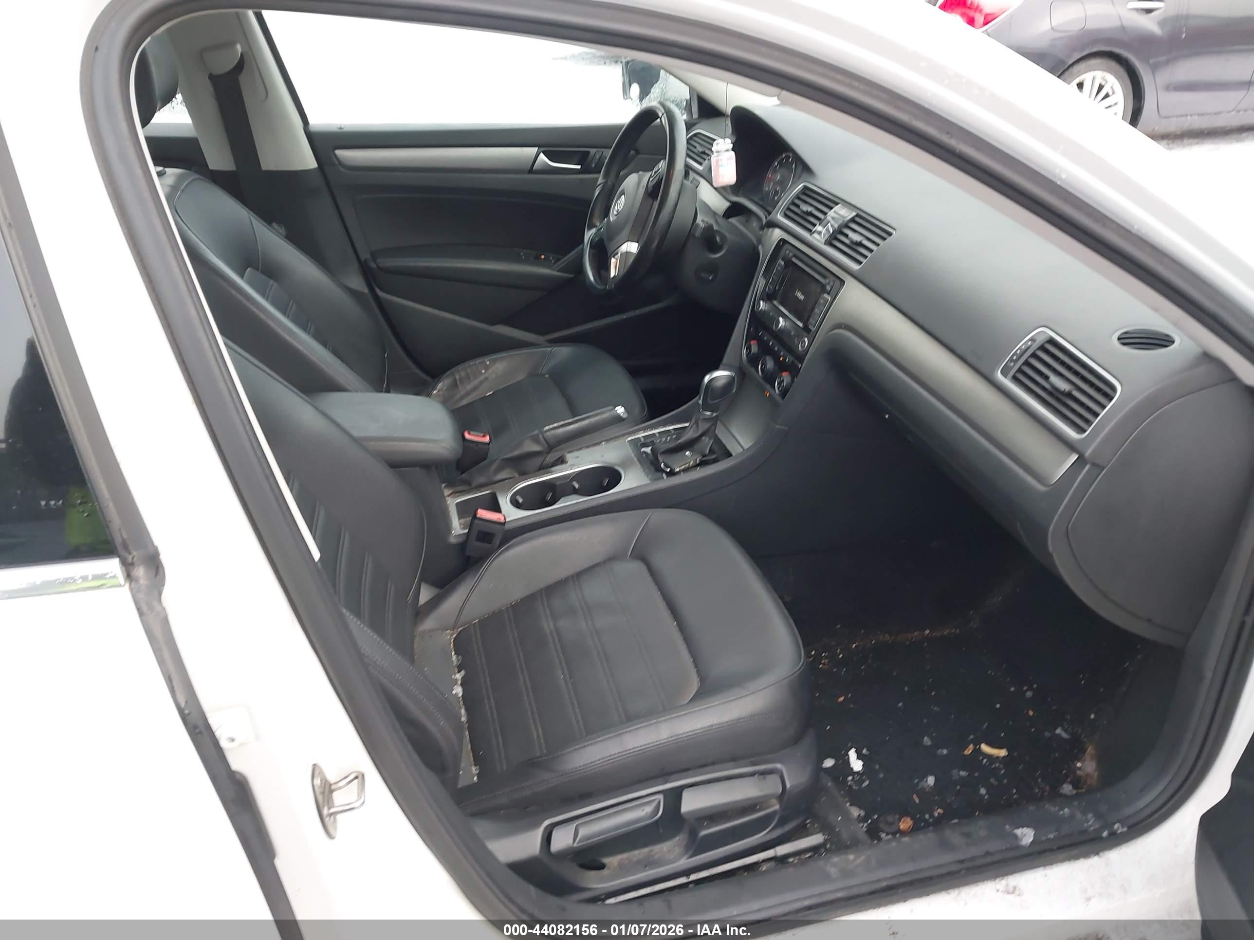 VOLKSWAGEN PASSAT image 5