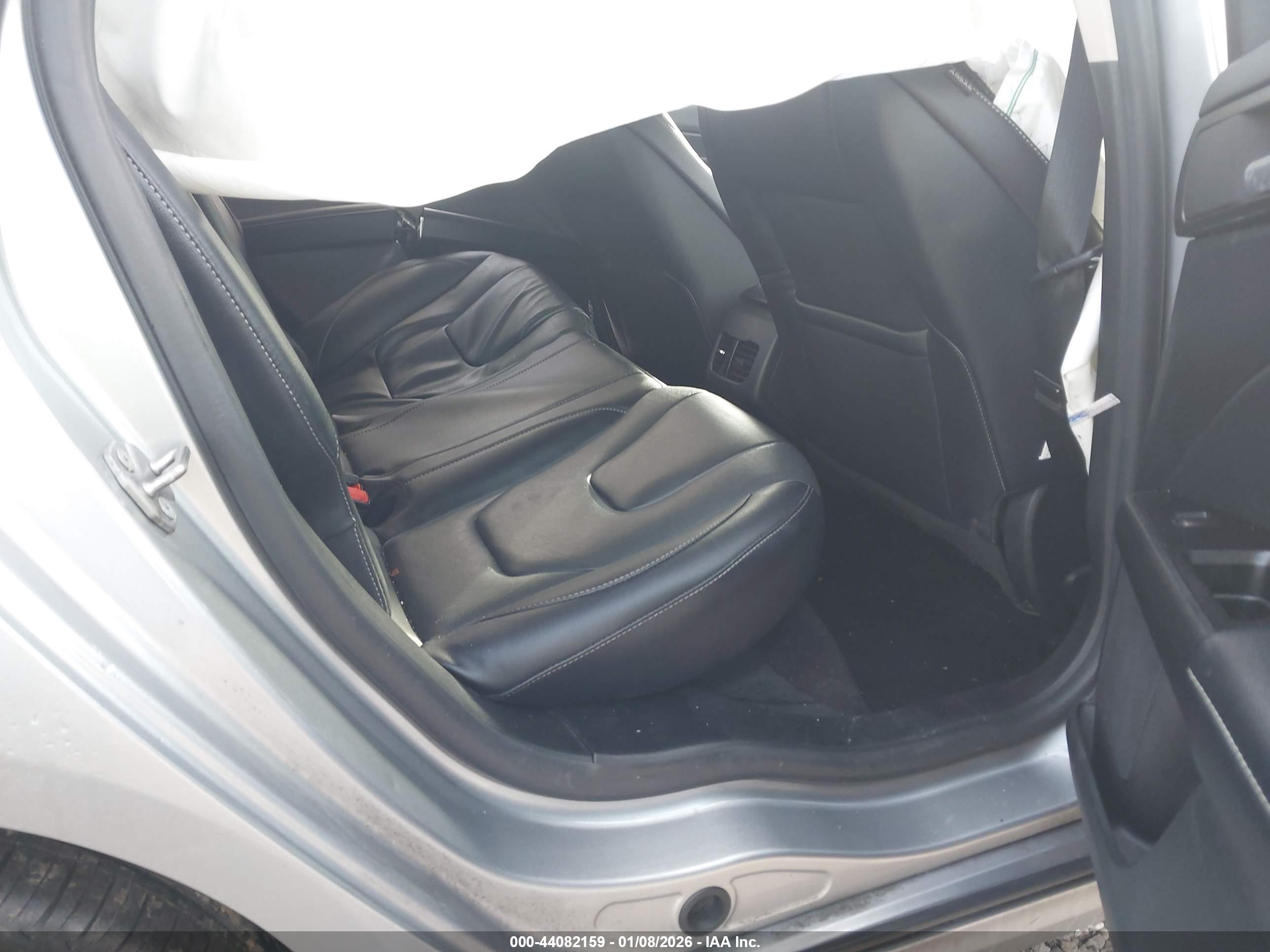 FORD FUSION image 8