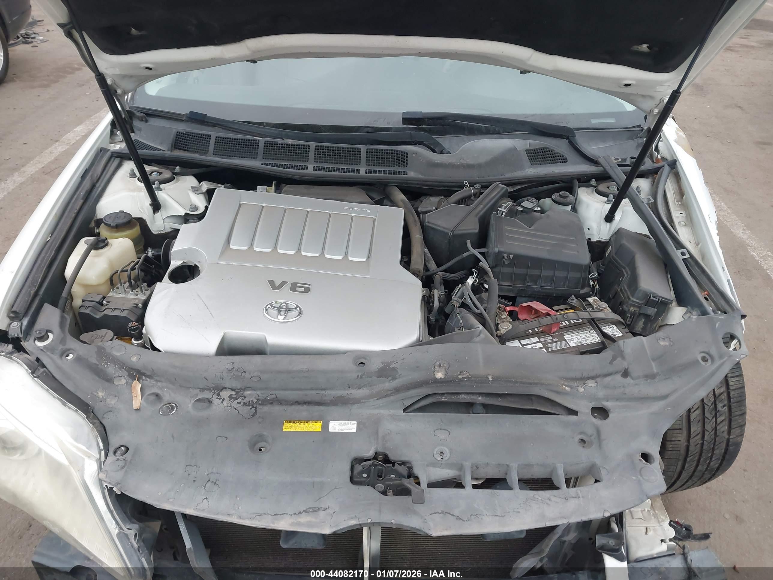 TOYOTA AVALON image 10