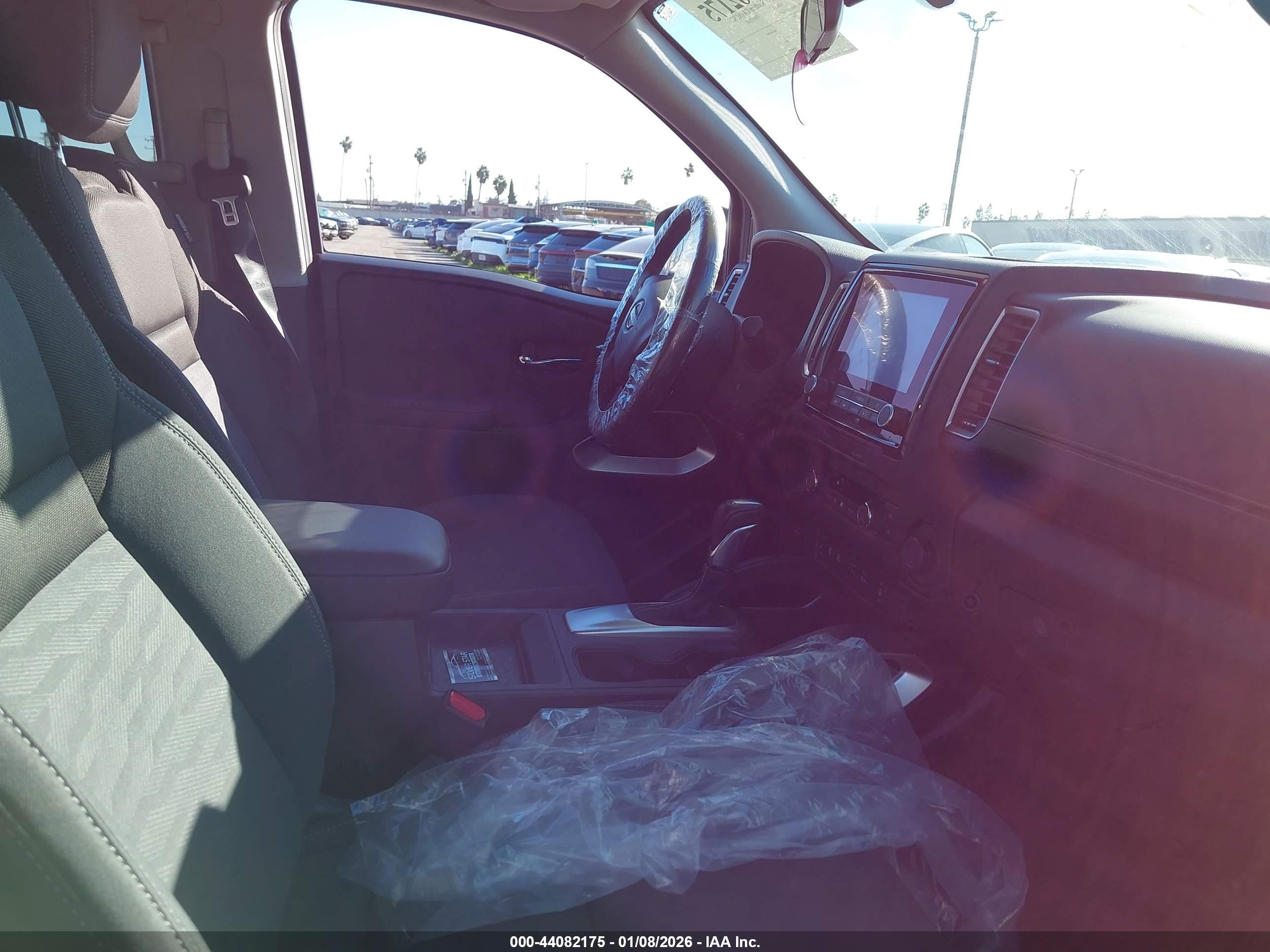 NISSAN FRONTIER image 5