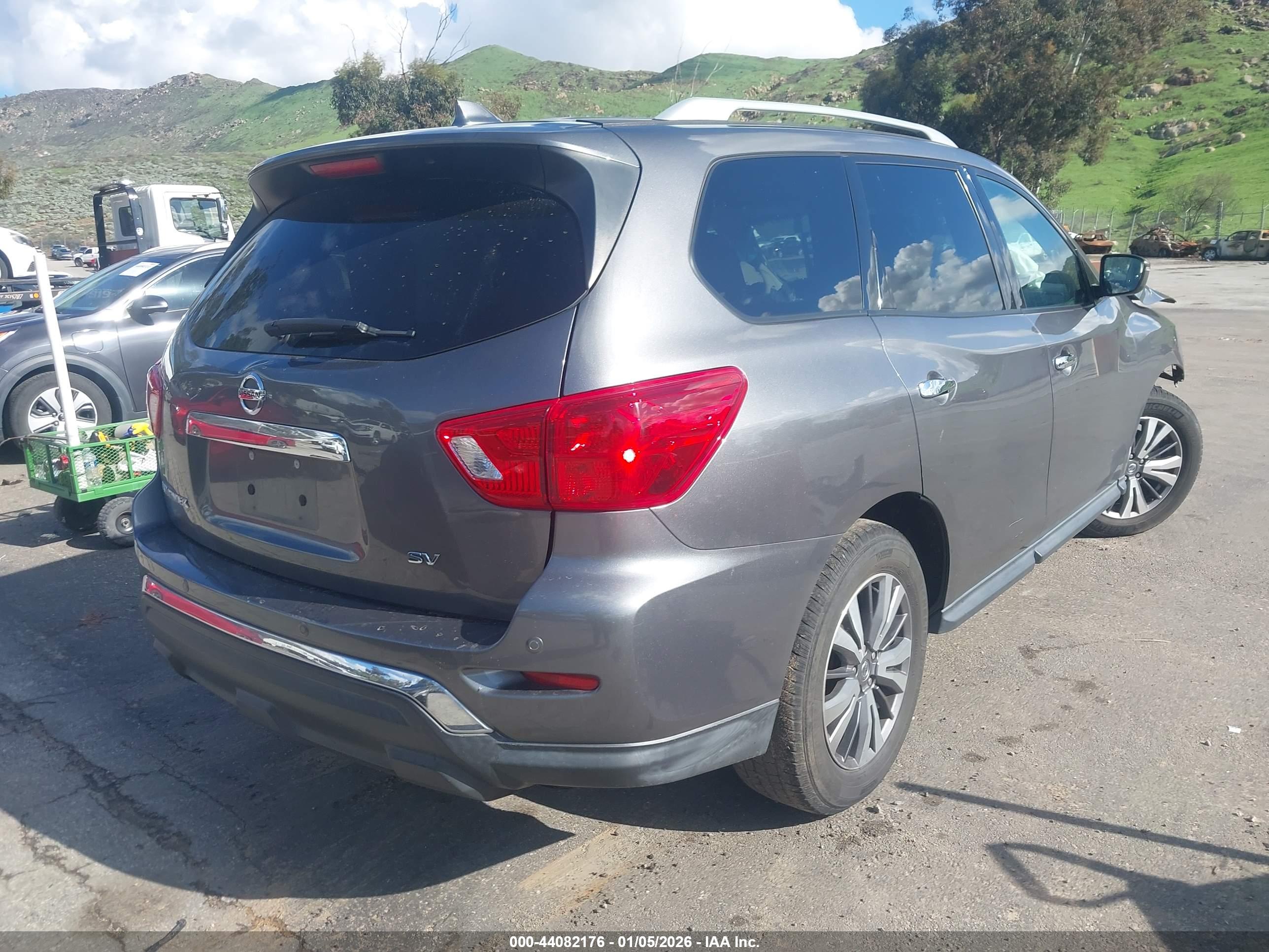NISSAN PATHFINDER image 4