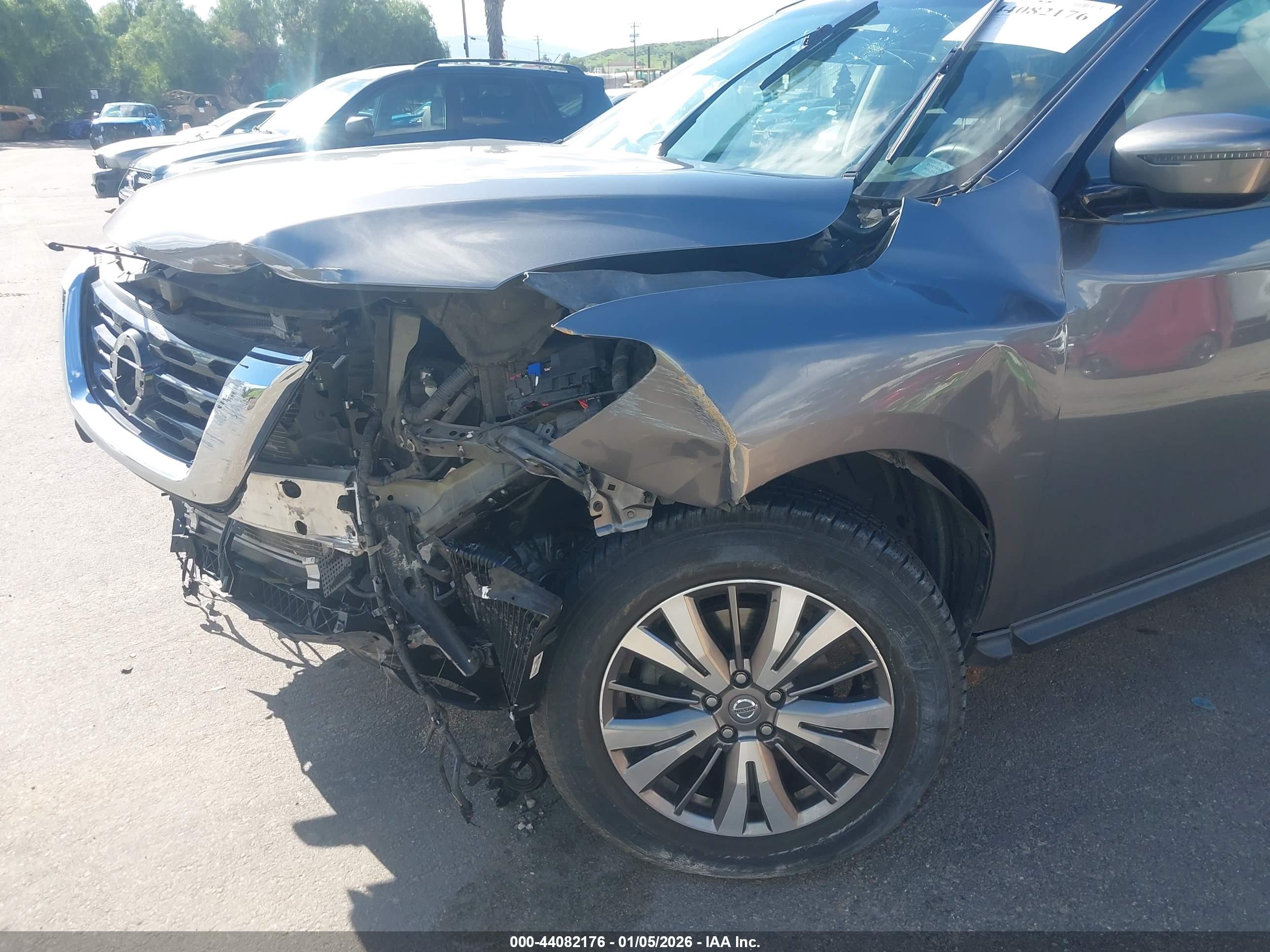 NISSAN PATHFINDER image 6