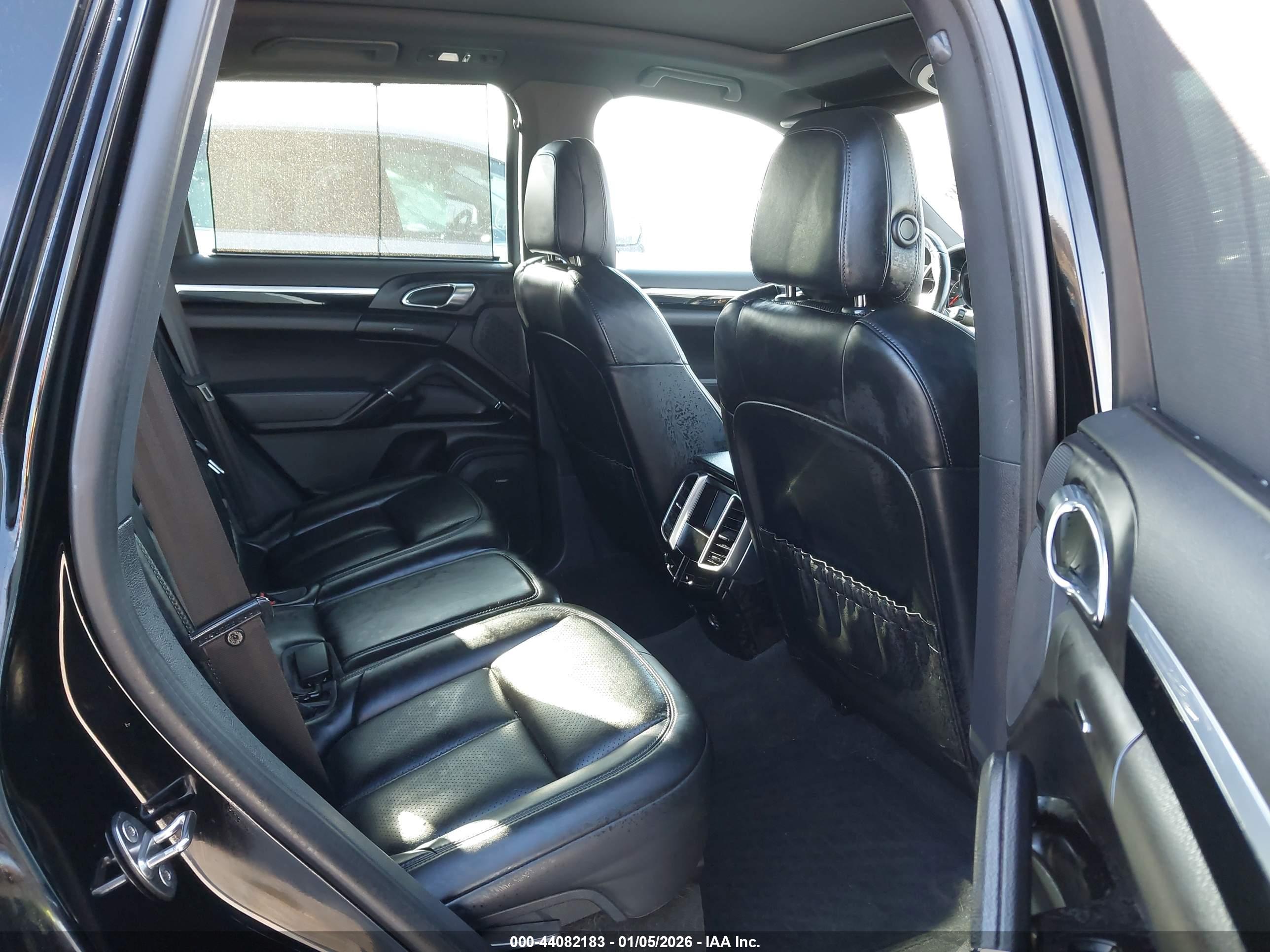 PORSCHE CAYENNE image 8