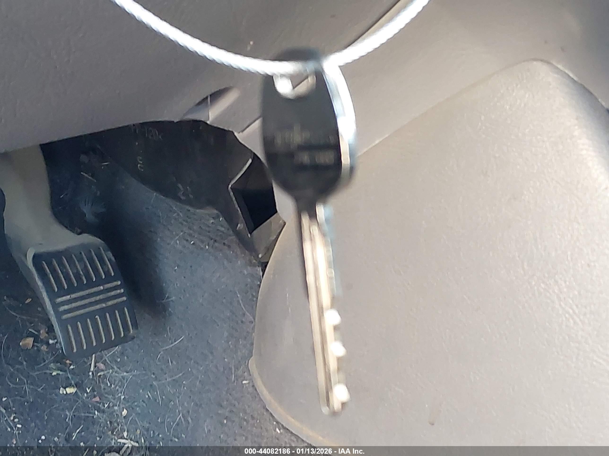 HYUNDAI ACCENT image 11