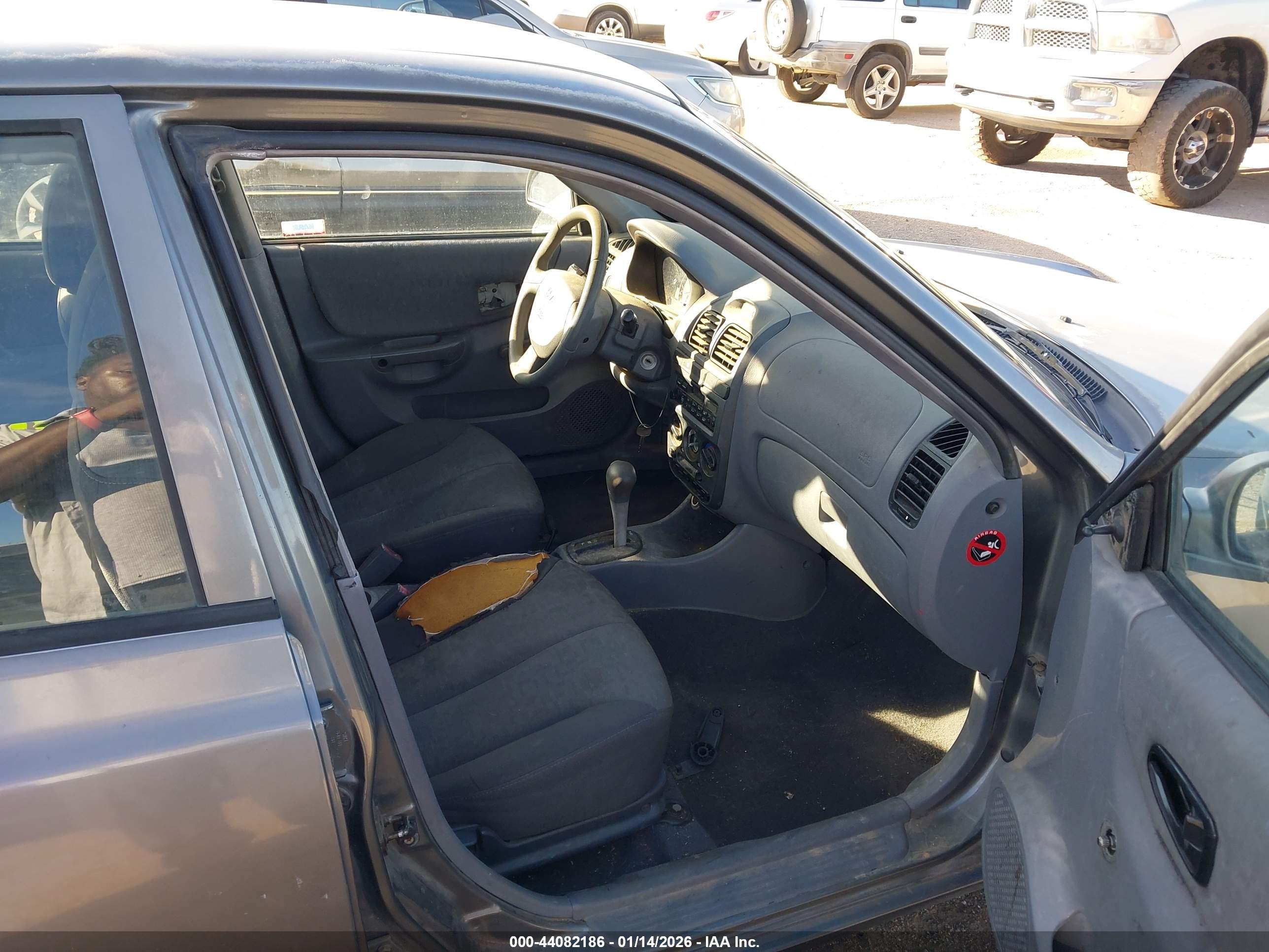 HYUNDAI ACCENT image 5