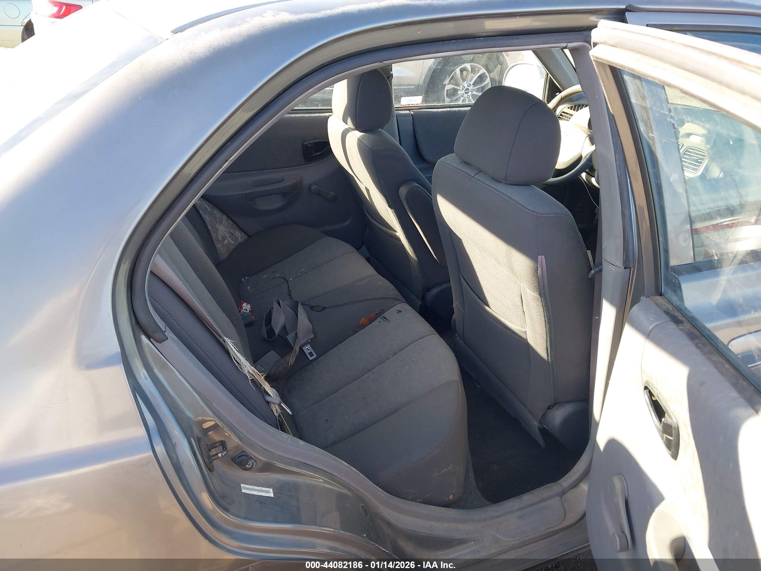 HYUNDAI ACCENT image 8