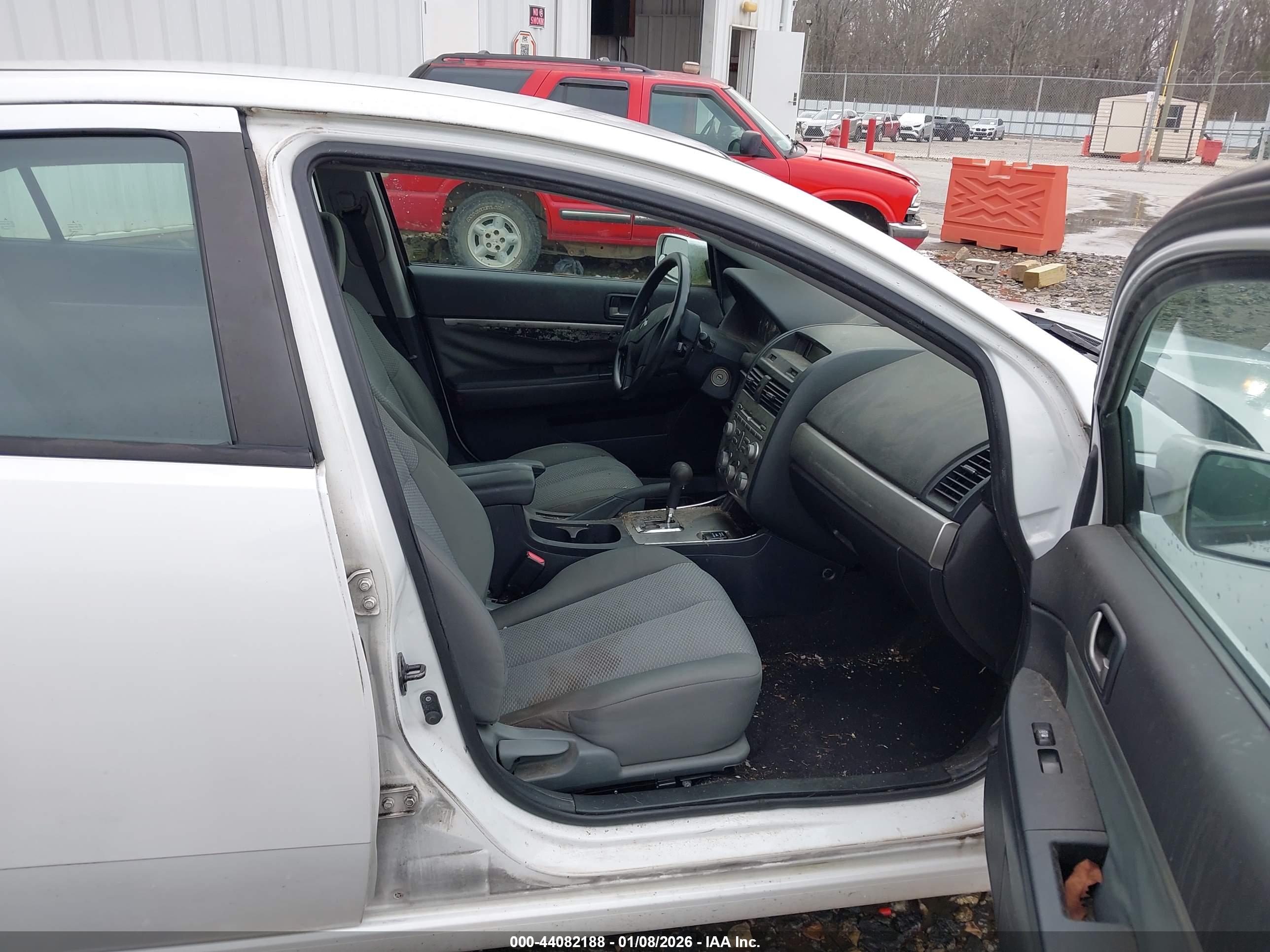 MITSUBISHI GALANT image 5