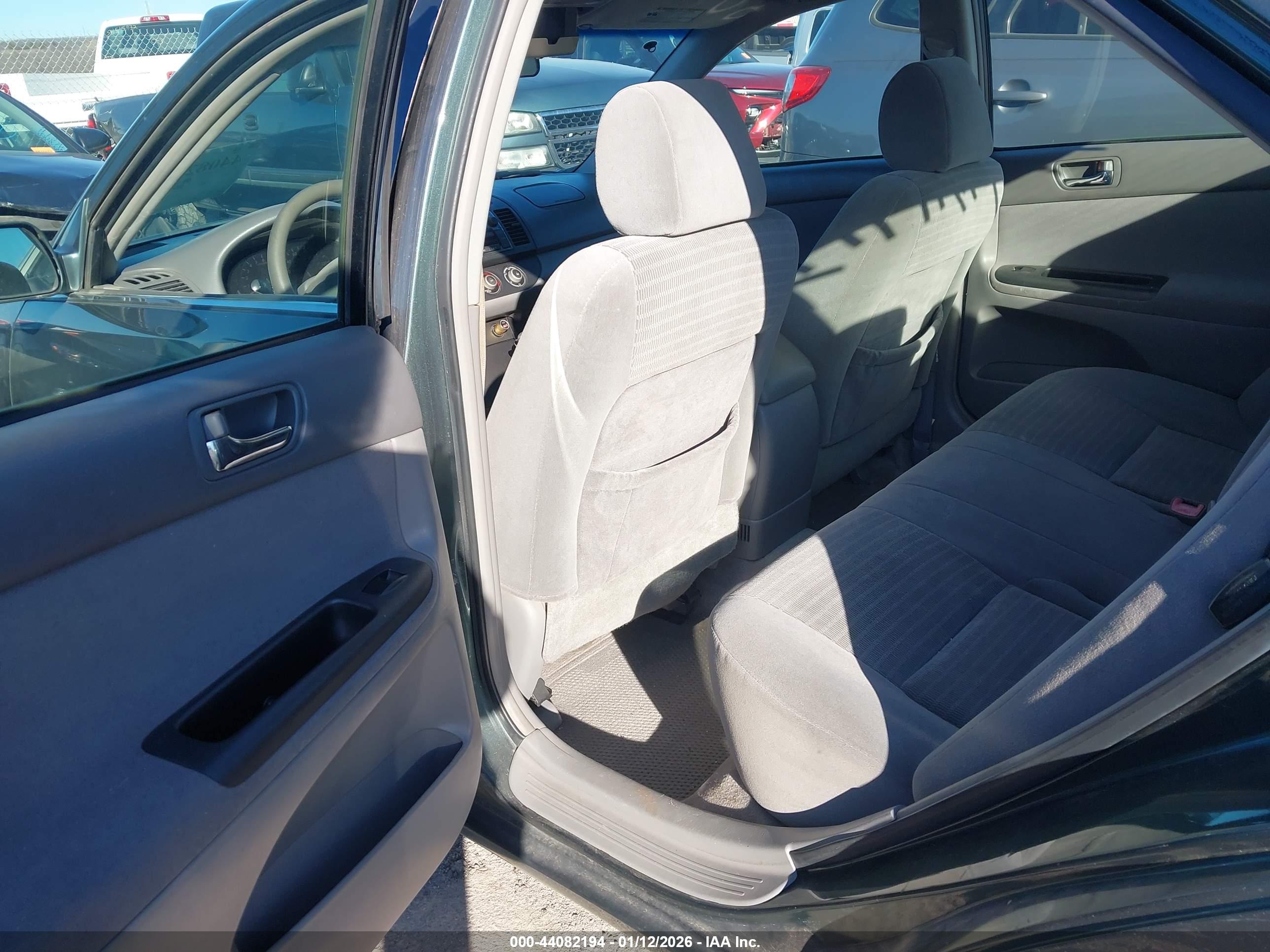 TOYOTA CAMRY image 8
