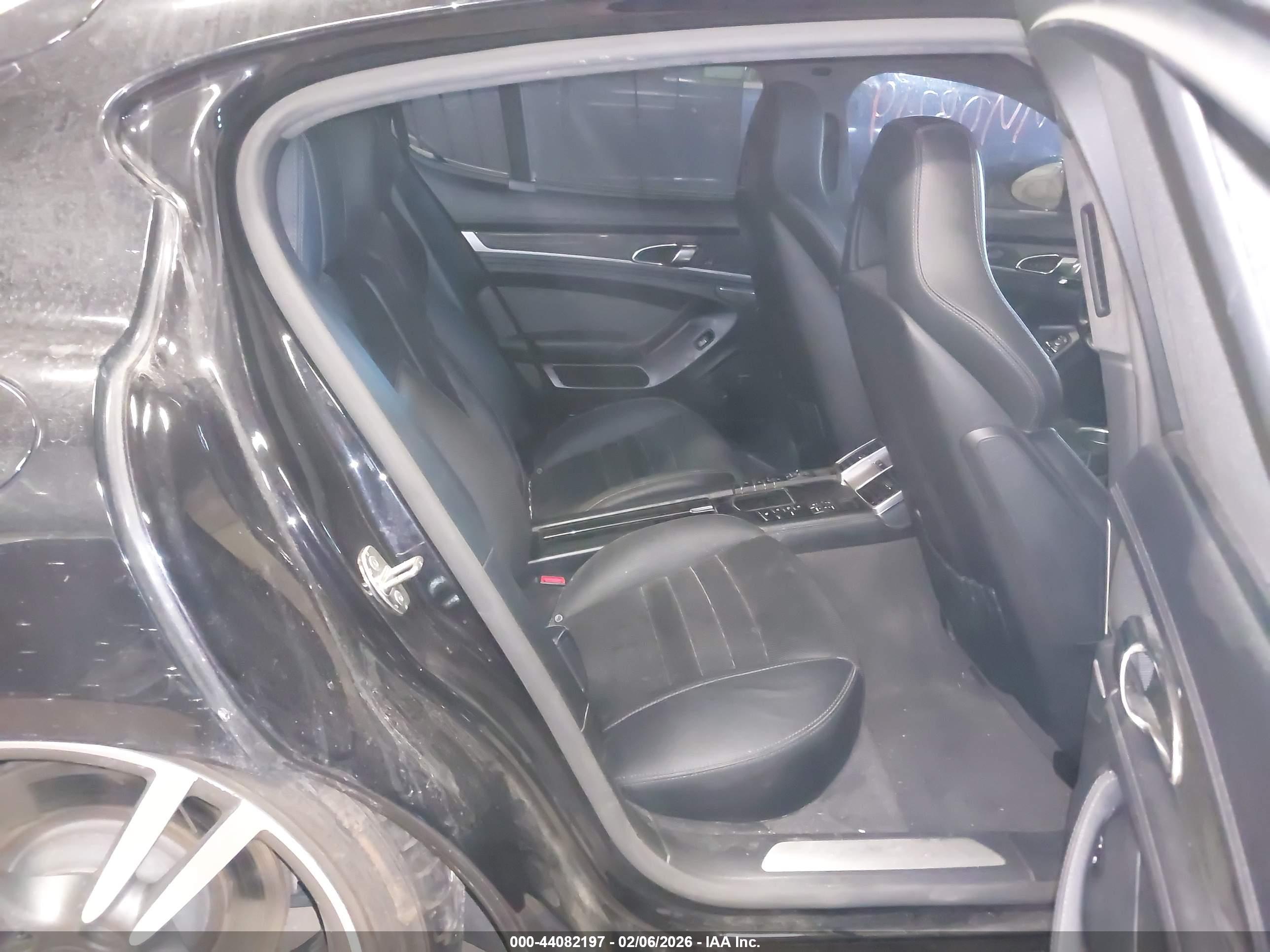 PORSCHE PANAMERA image 8