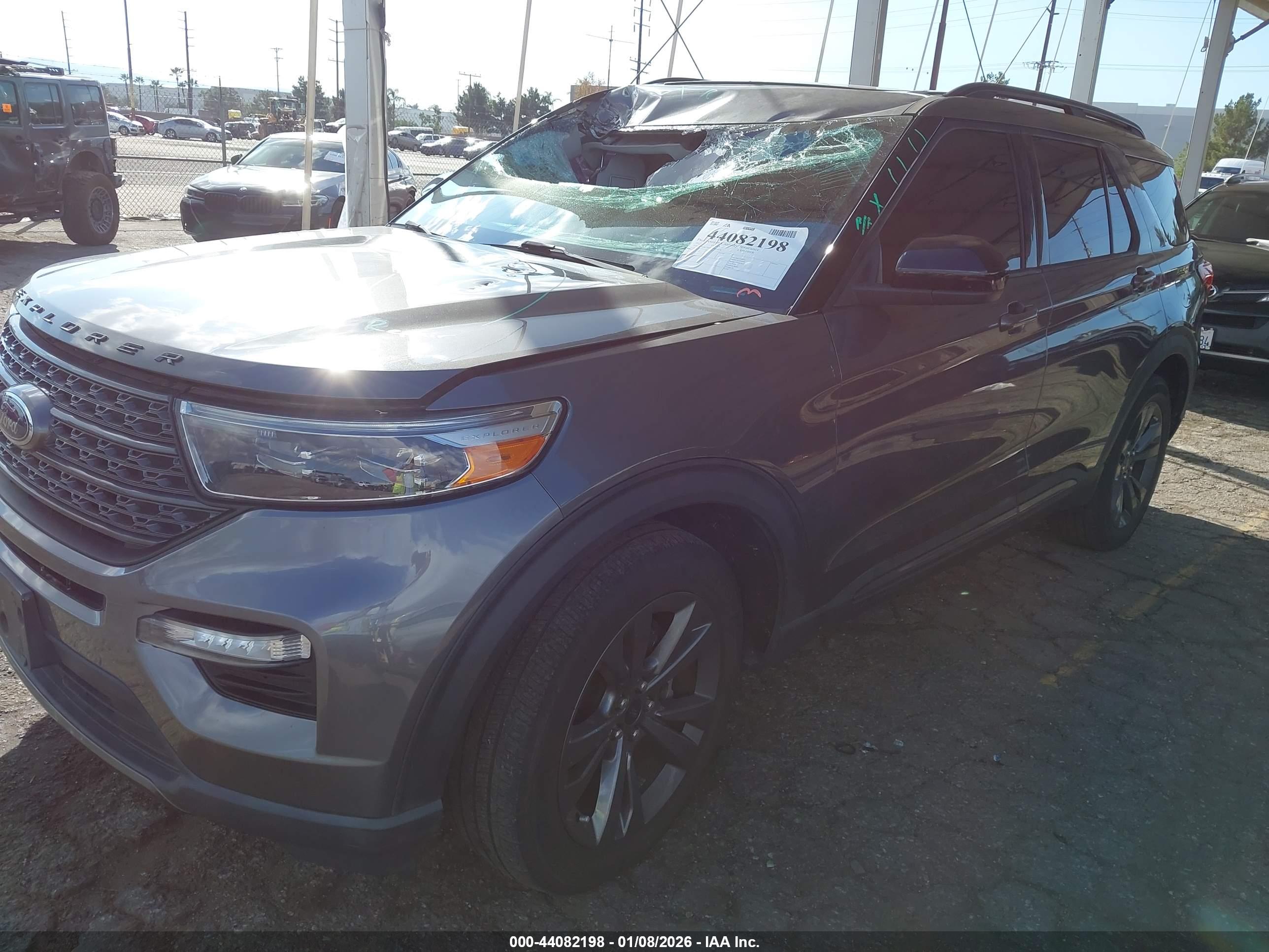 FORD EXPLORER image 2