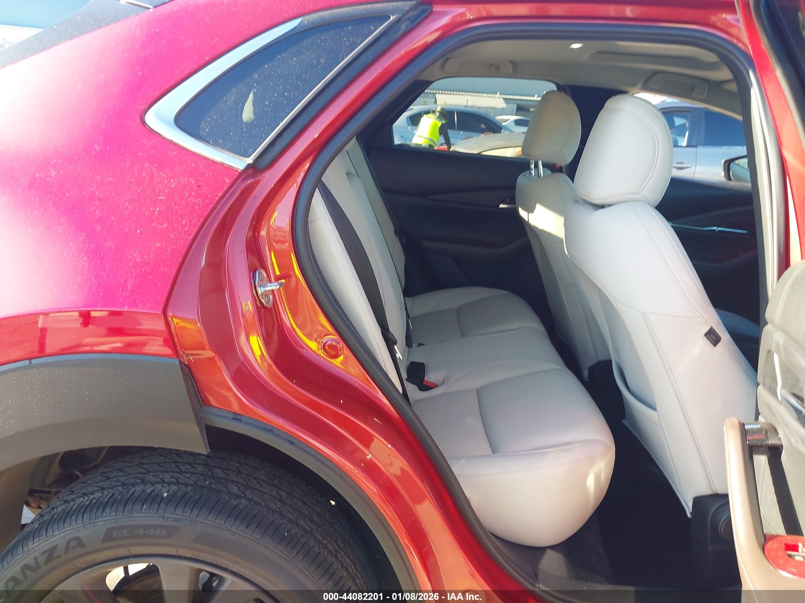 MAZDA CX-30 image 8