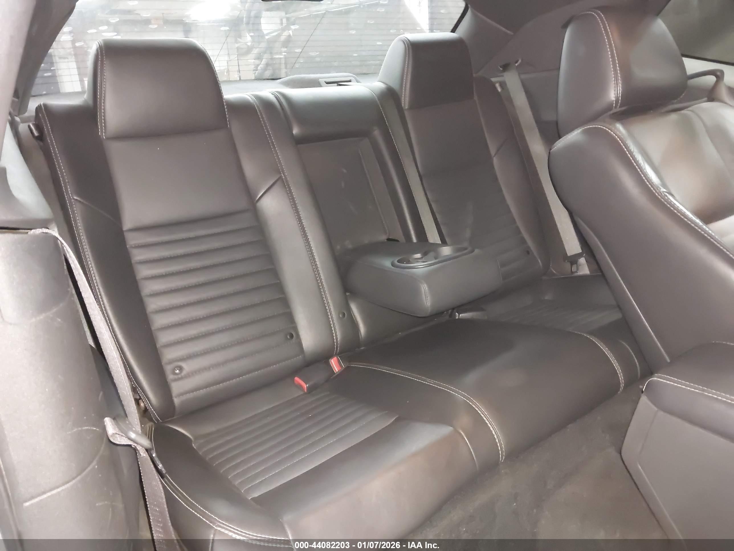 DODGE CHALLENGER image 8