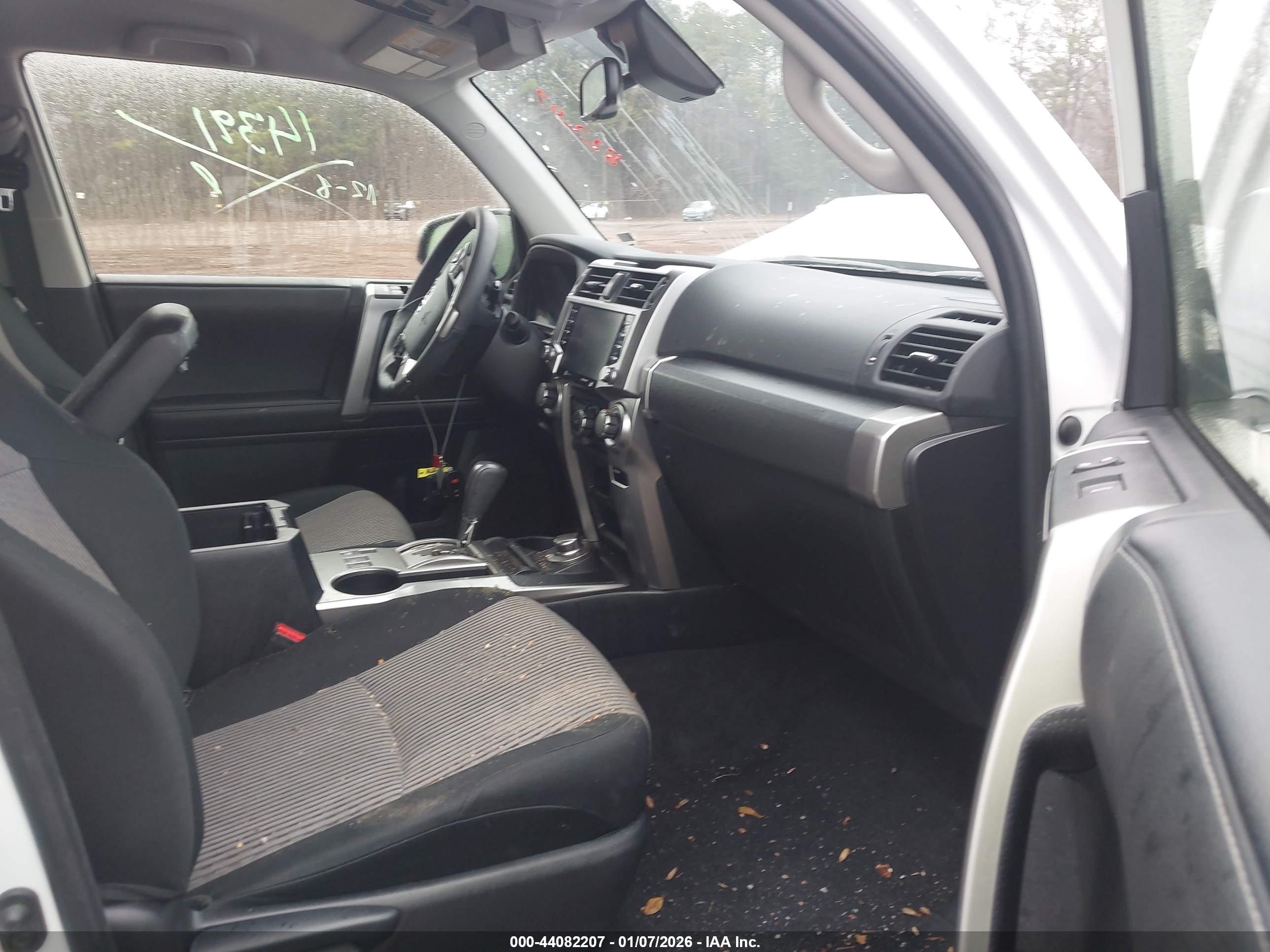 TOYOTA 4RUNNER image 5