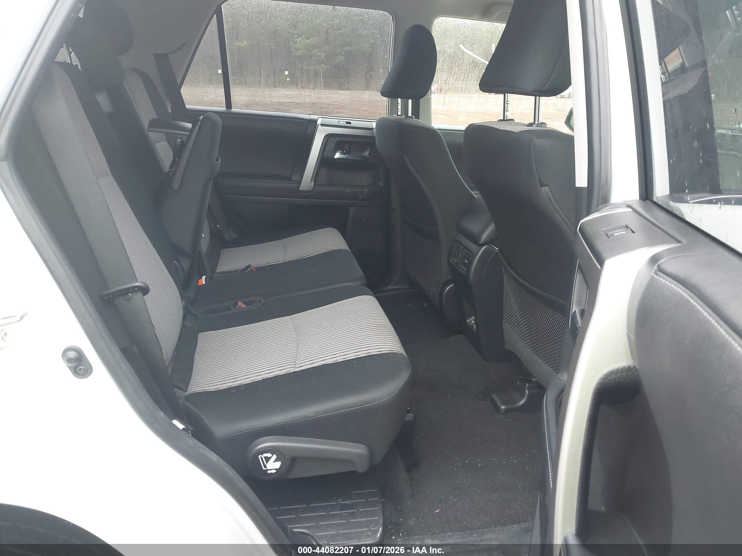 TOYOTA 4RUNNER image 8