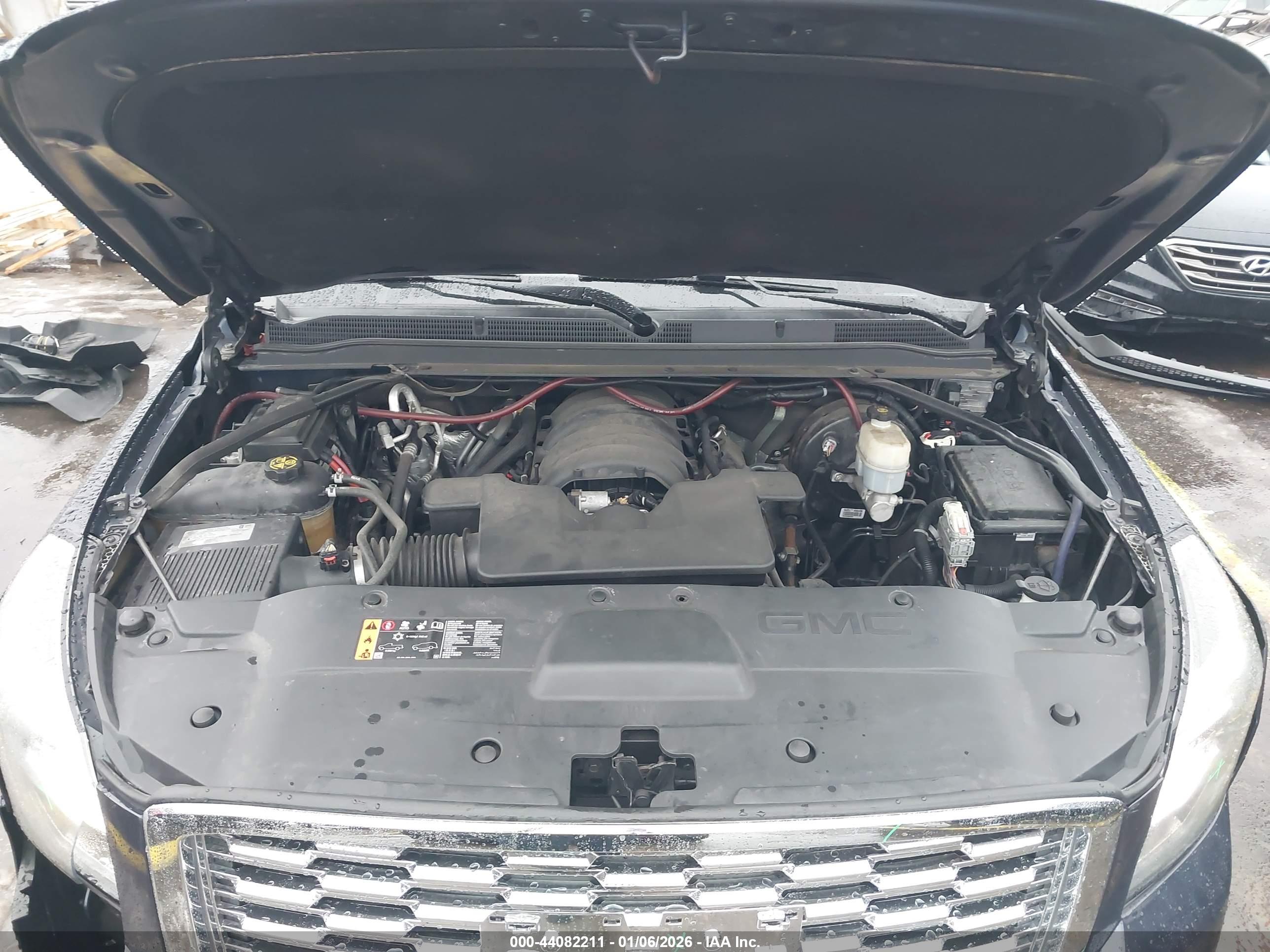 GMC YUKON image 10