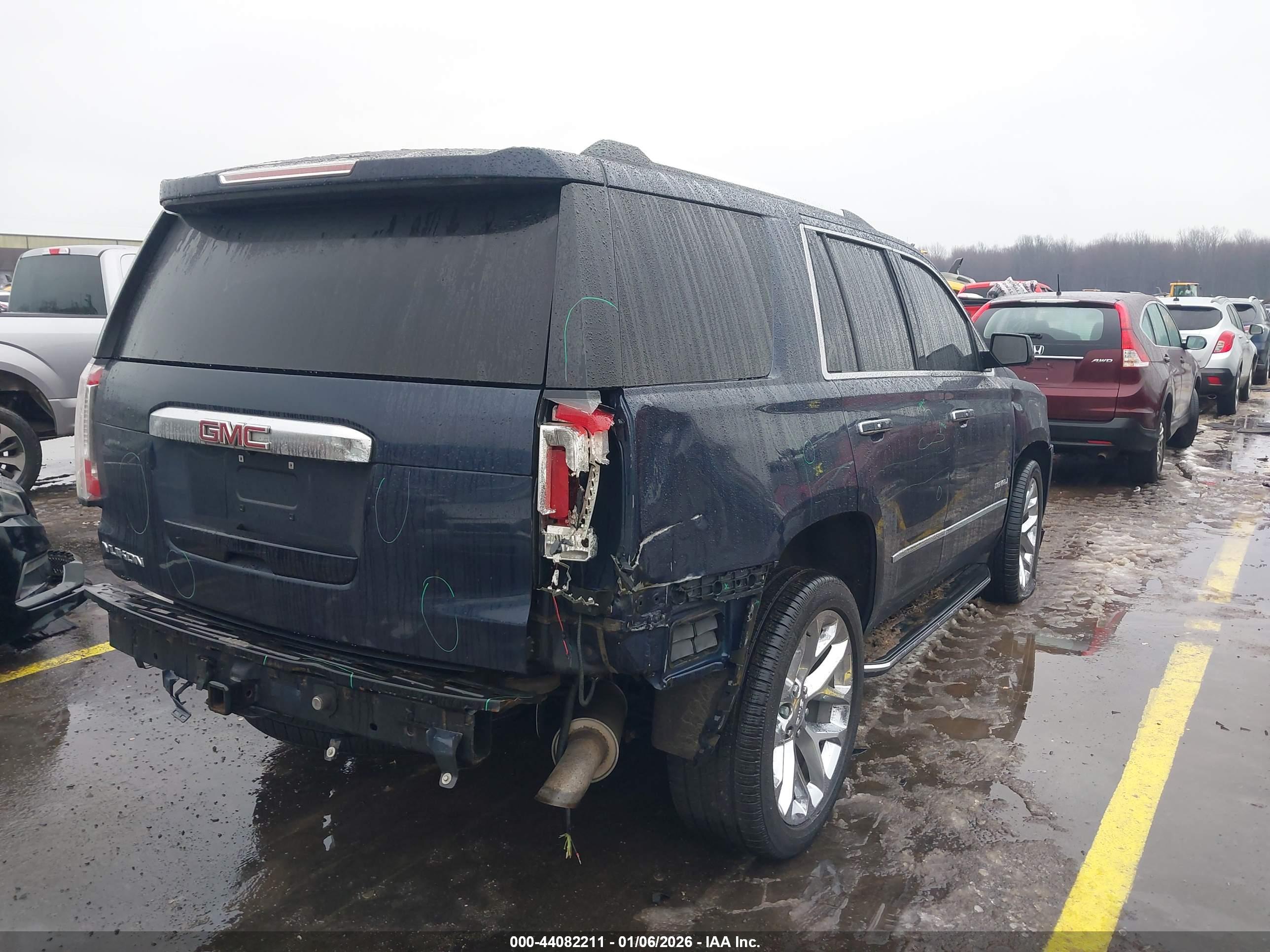 GMC YUKON image 4