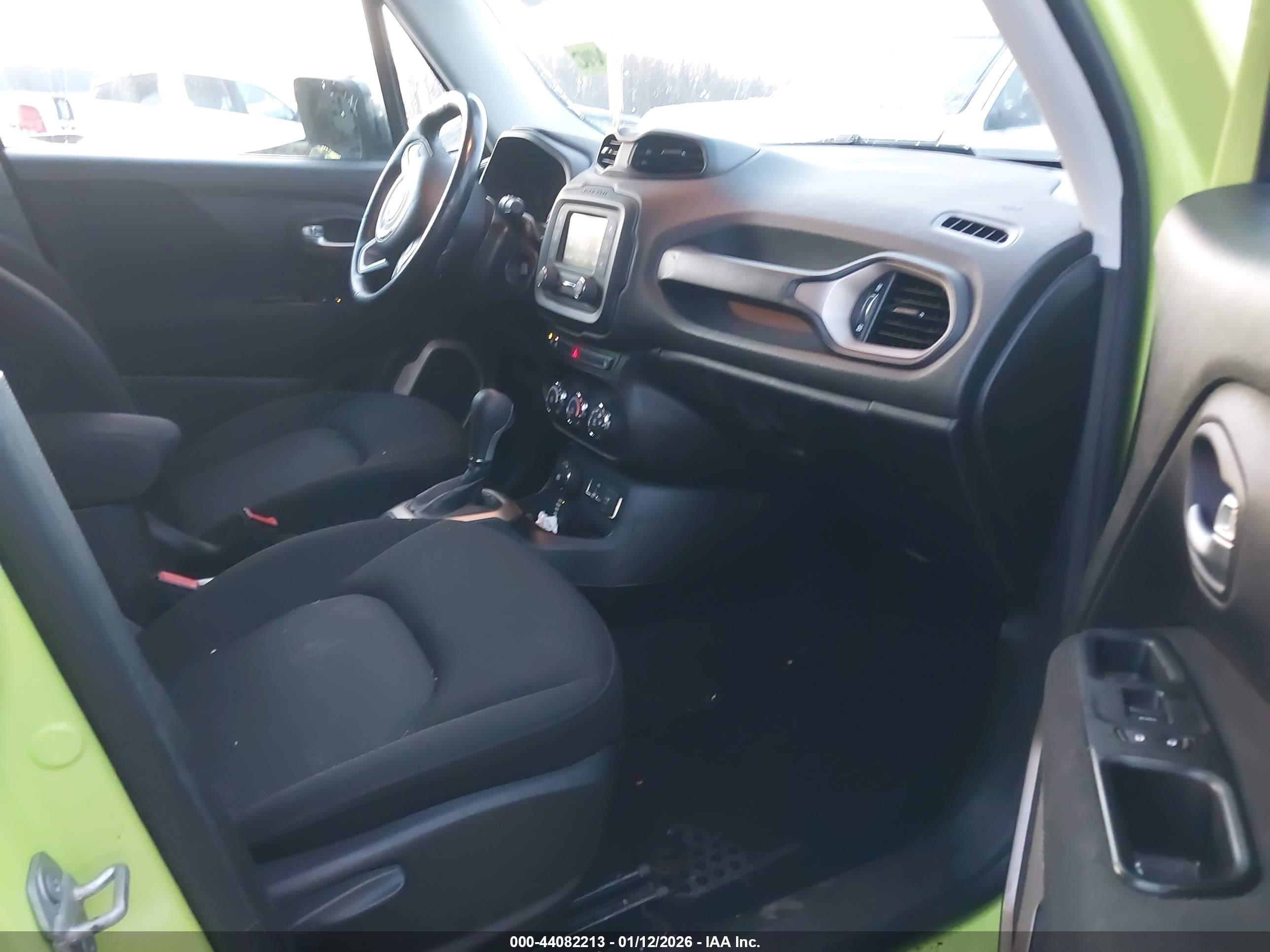 JEEP RENEGADE image 5