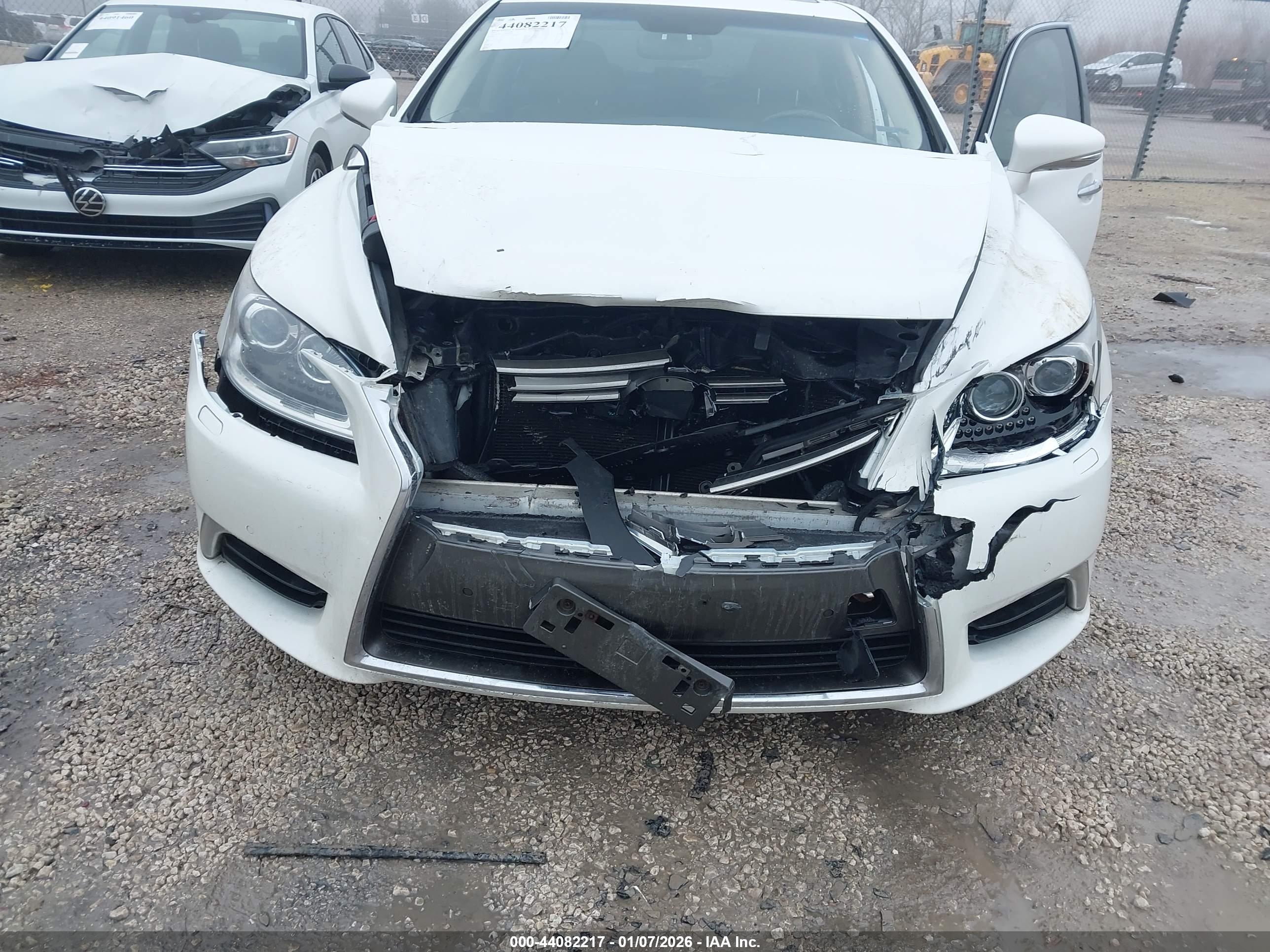 LEXUS LS image 6