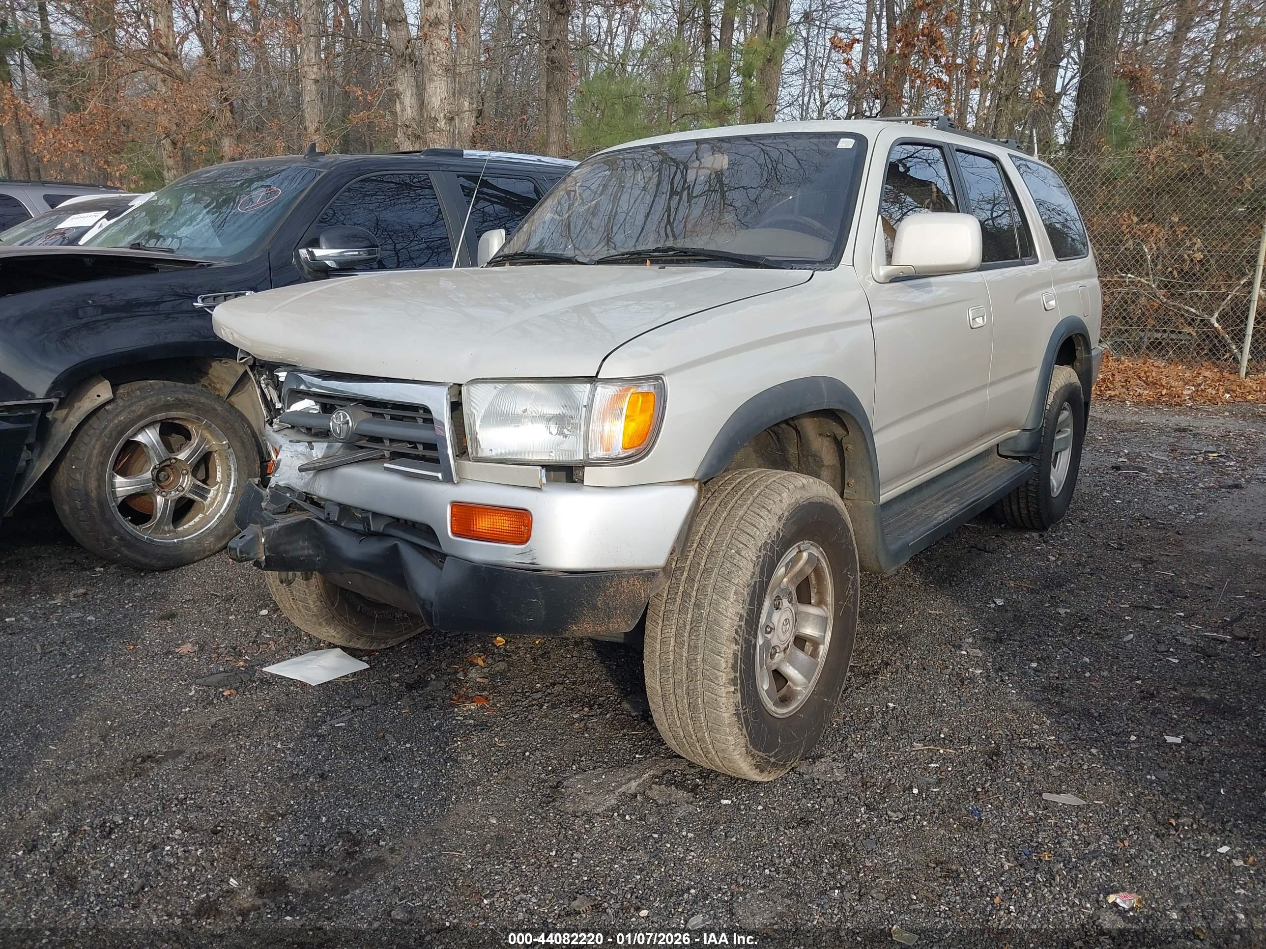 TOYOTA 4RUNNER image 2