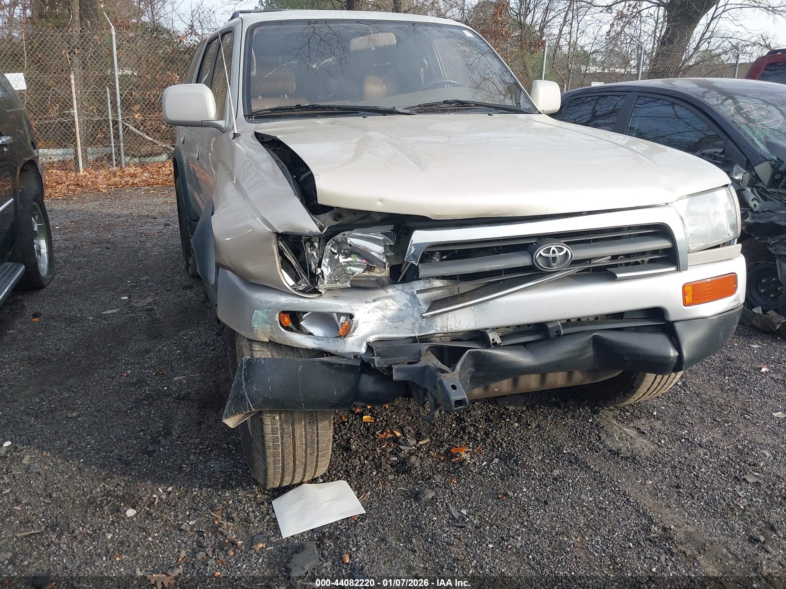 TOYOTA 4RUNNER image 6