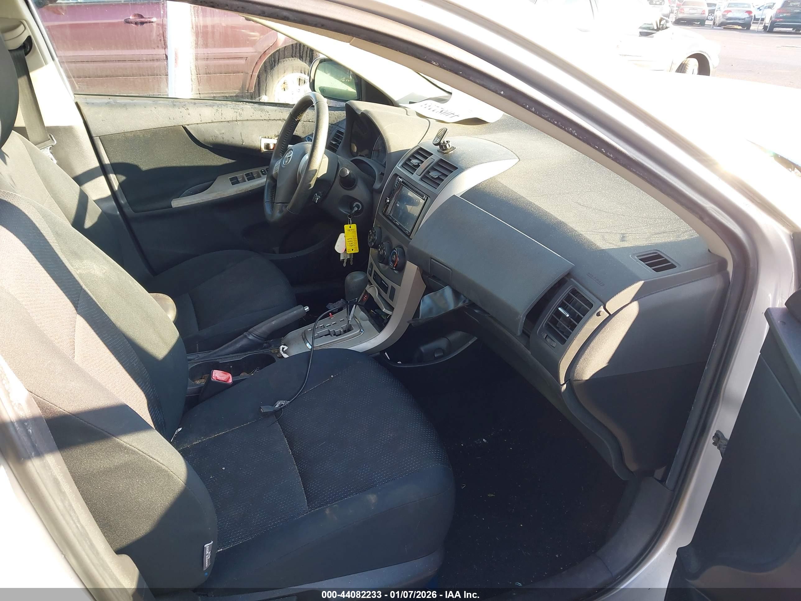 TOYOTA COROLLA image 5
