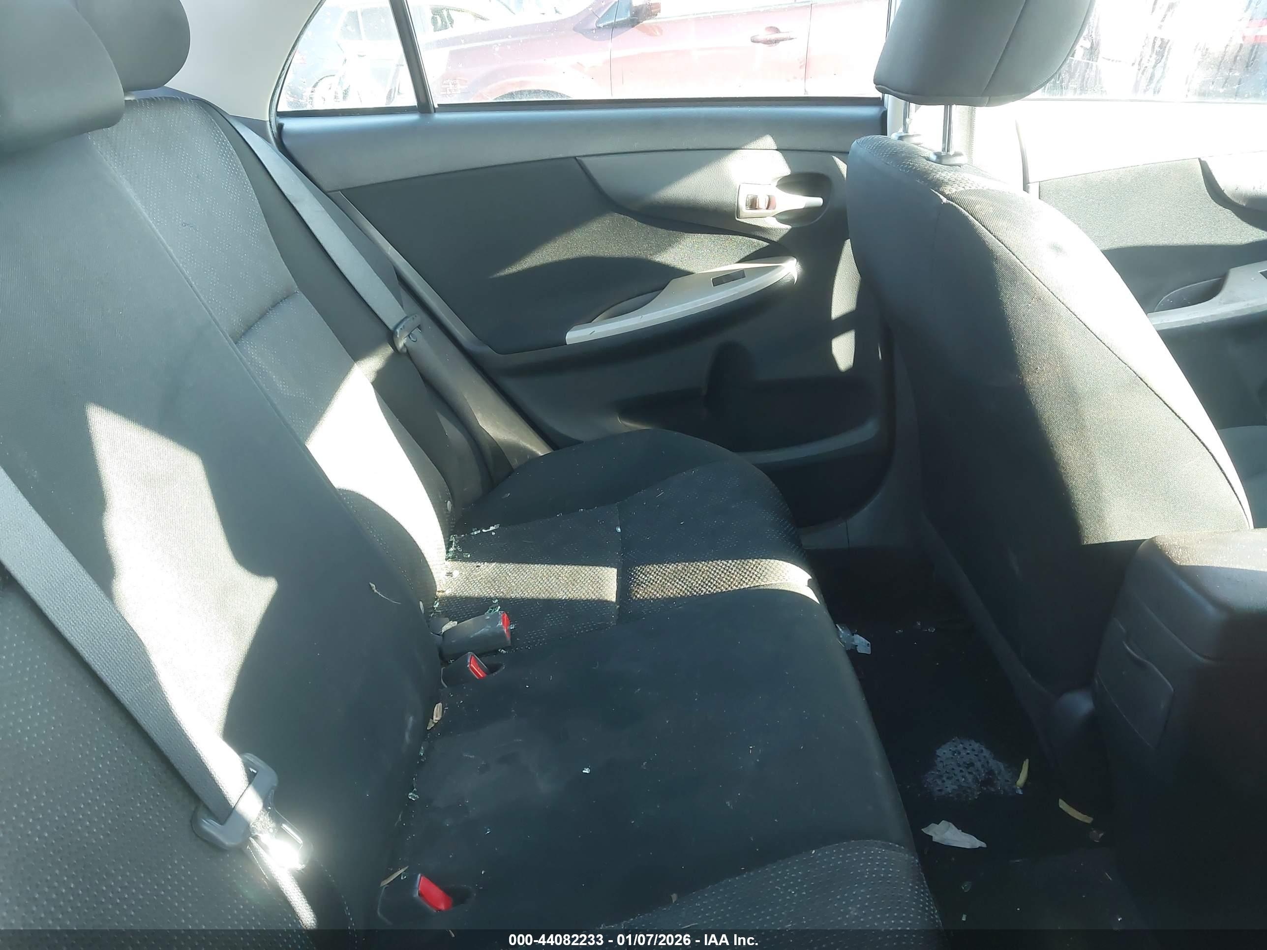 TOYOTA COROLLA image 8