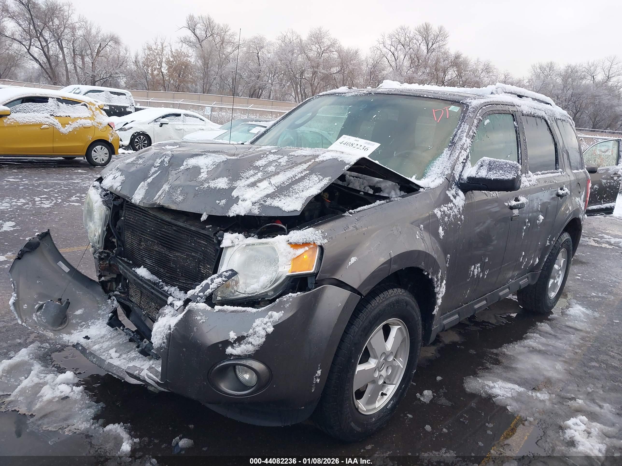 FORD ESCAPE image 2