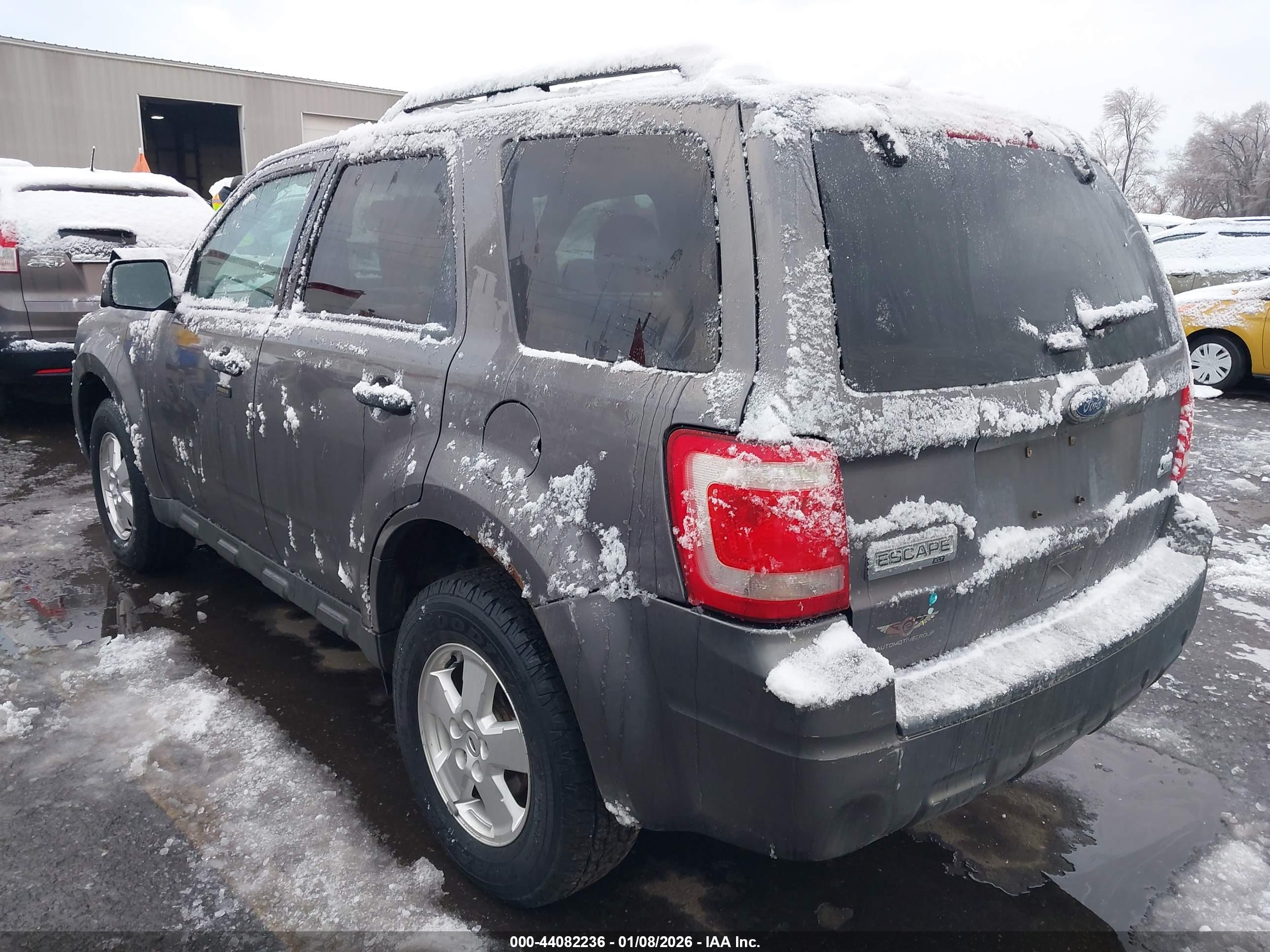 FORD ESCAPE image 3