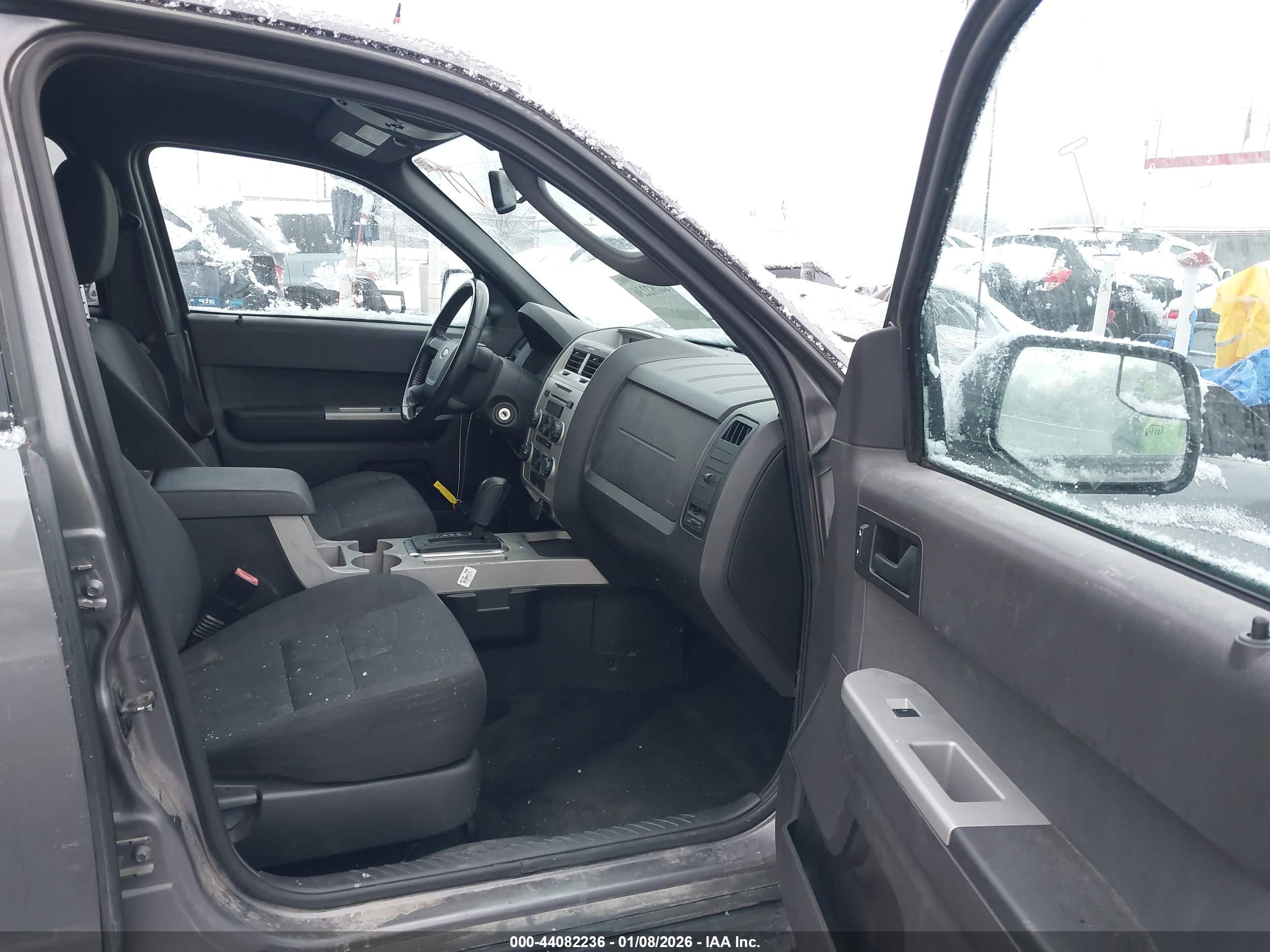 FORD ESCAPE image 5