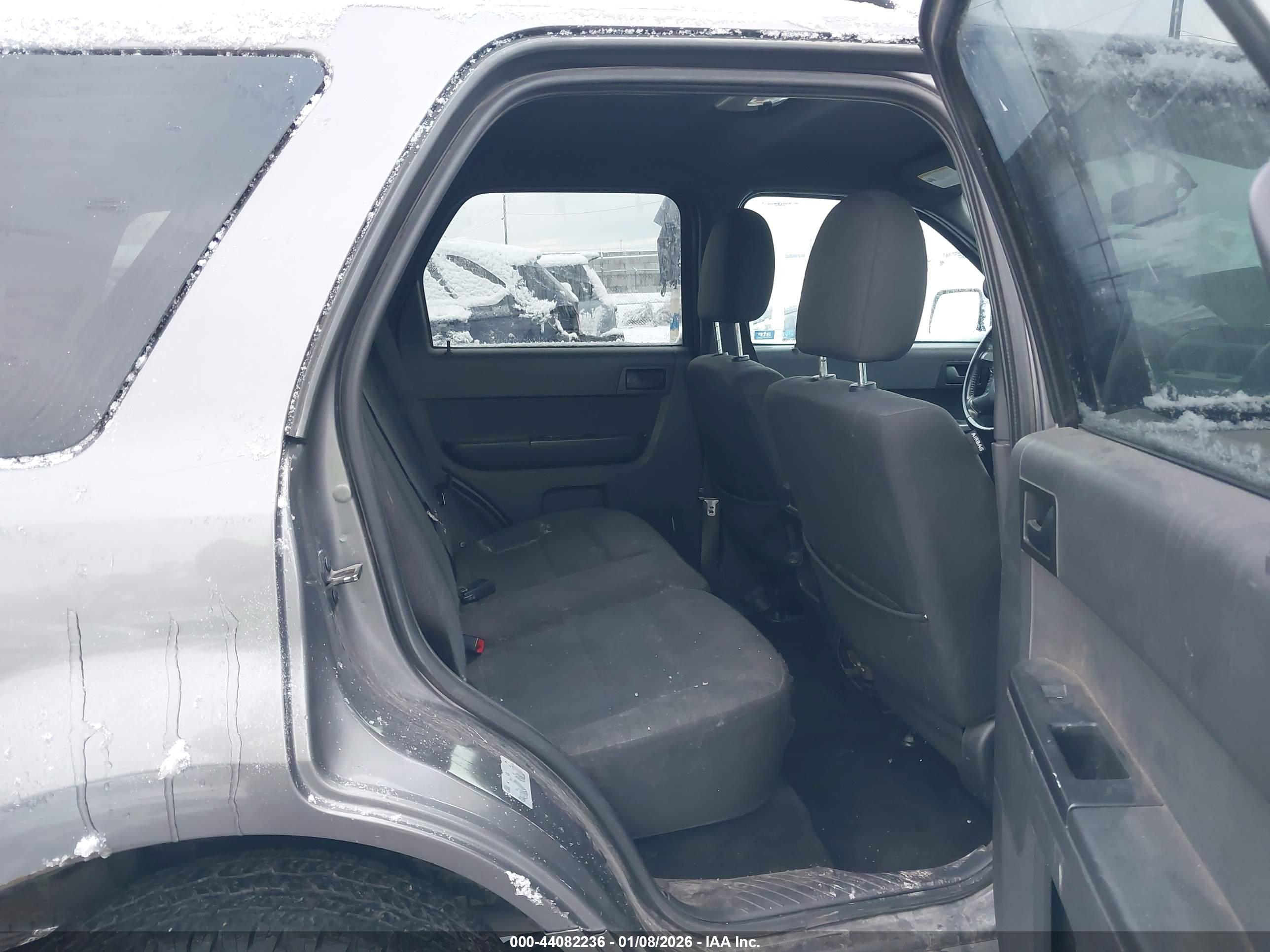 FORD ESCAPE image 8
