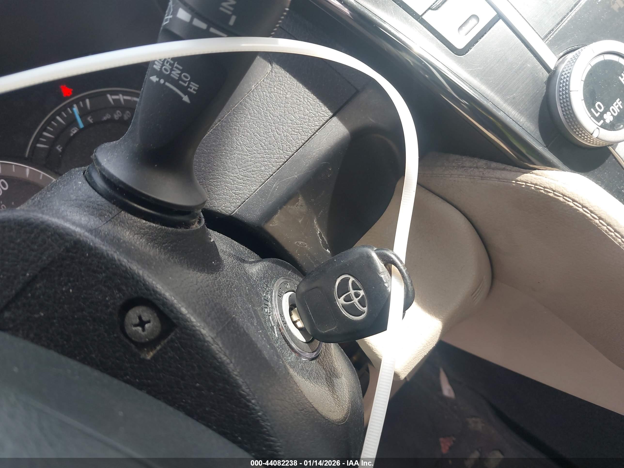 TOYOTA CAMRY image 11