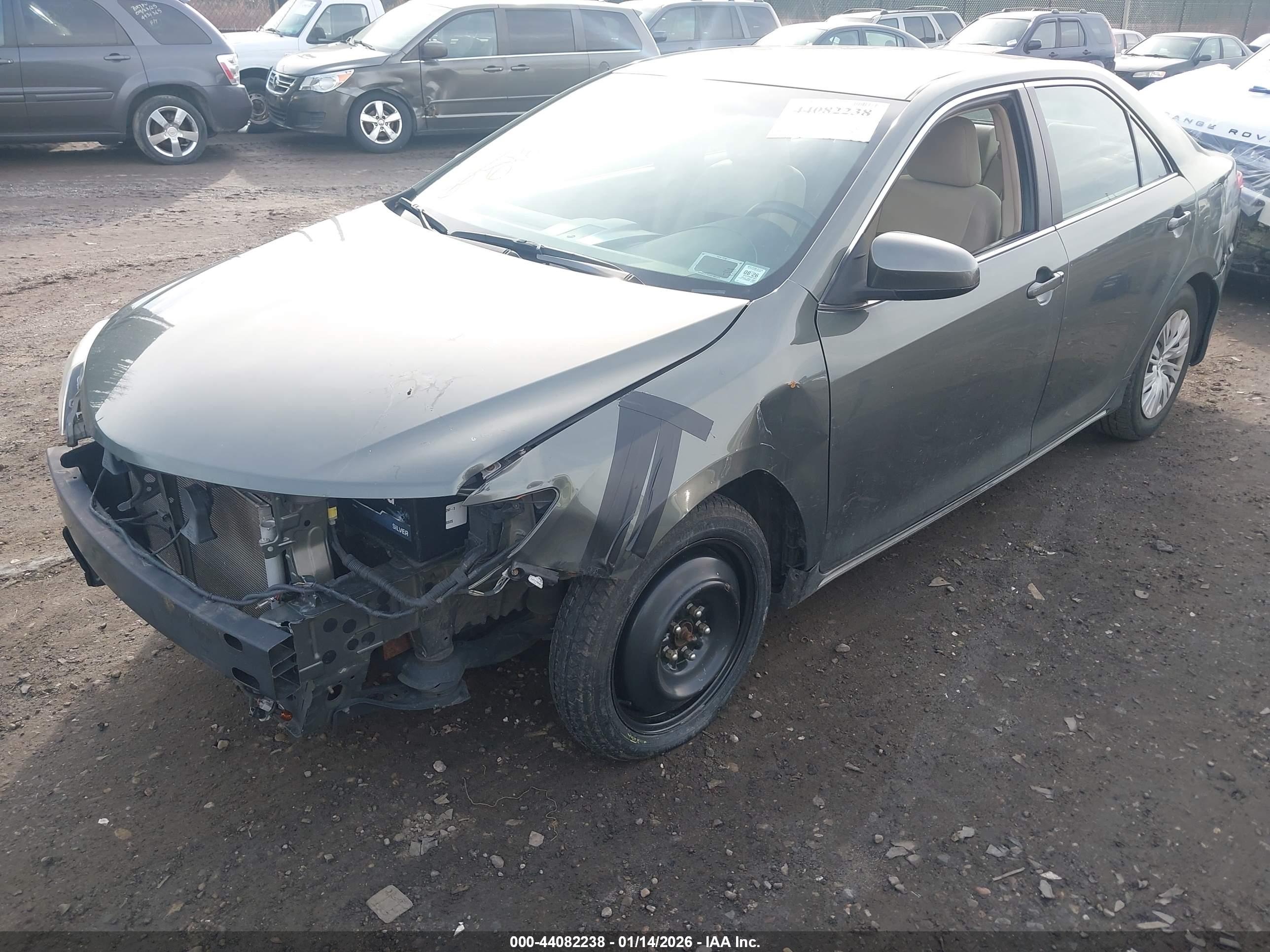 TOYOTA CAMRY image 2