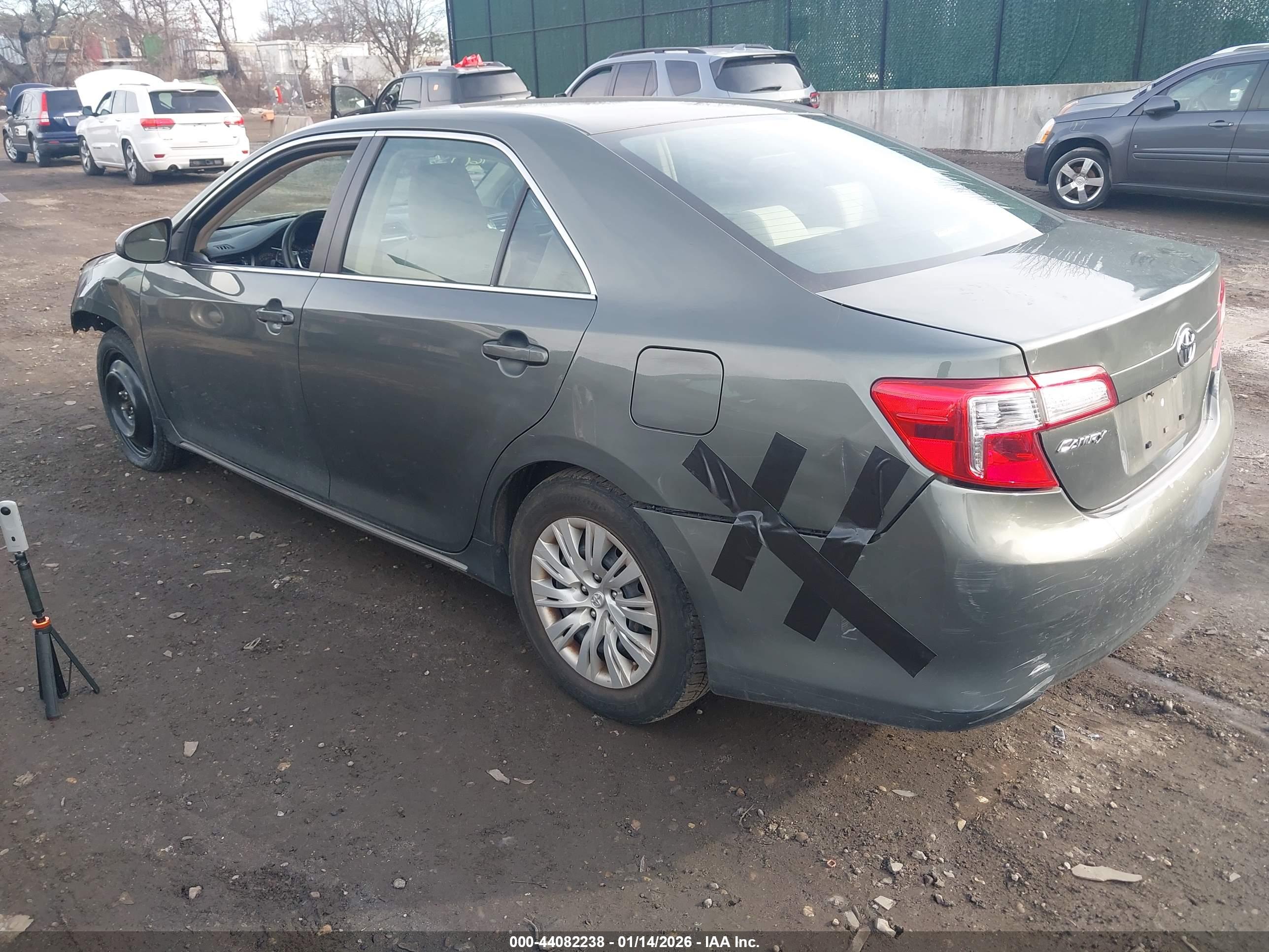 TOYOTA CAMRY image 3