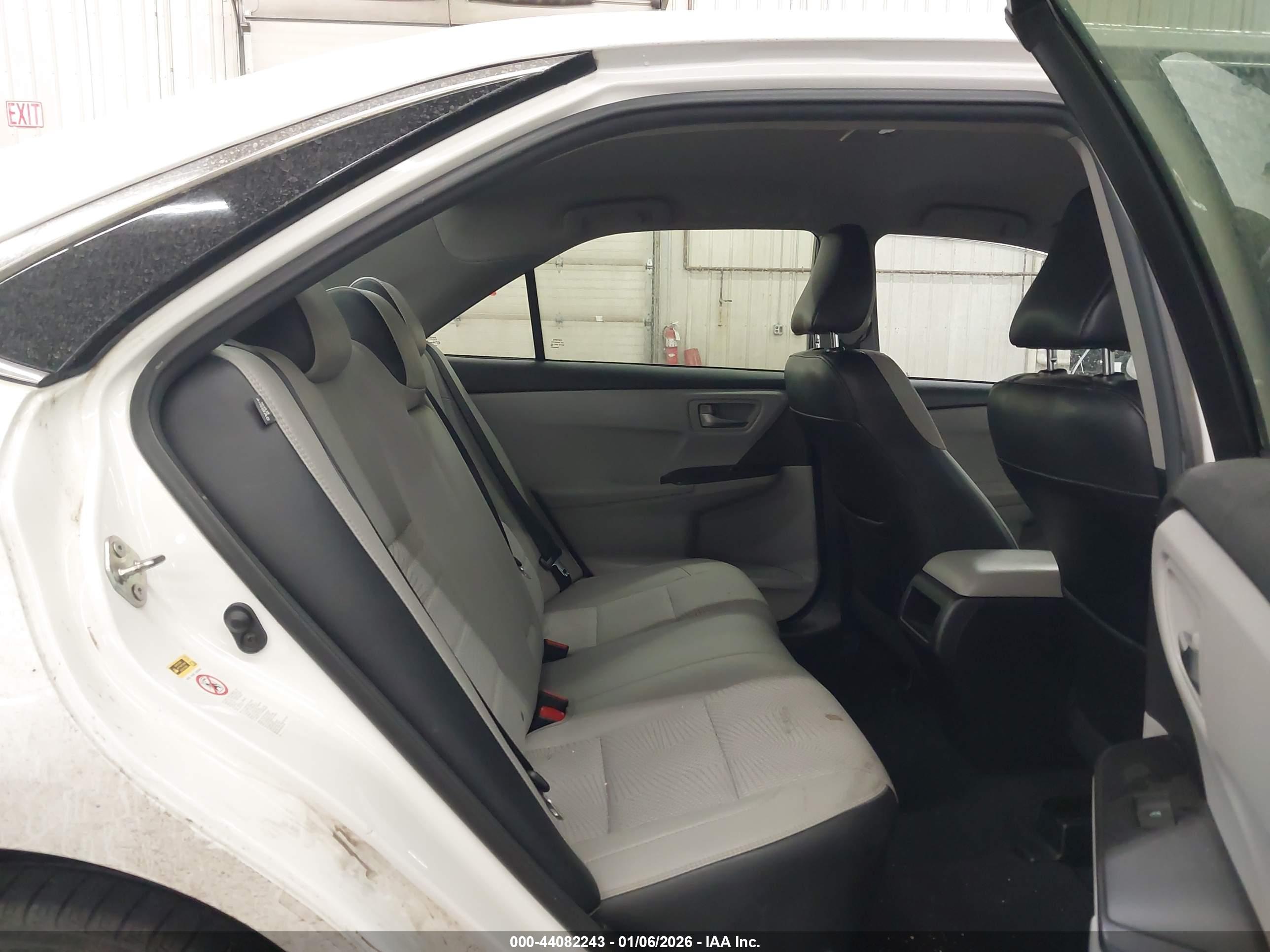 TOYOTA CAMRY image 8