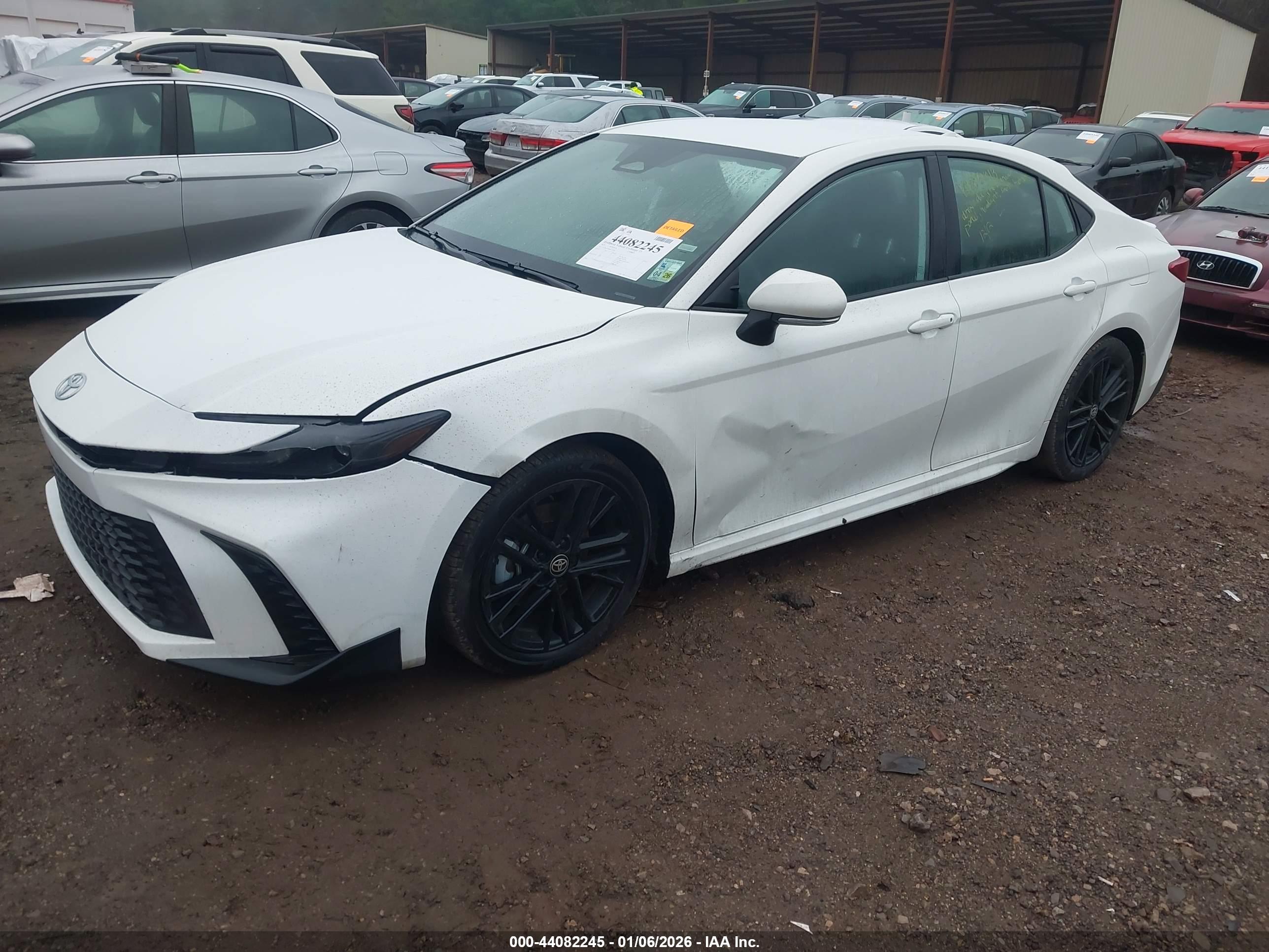 TOYOTA CAMRY image 2