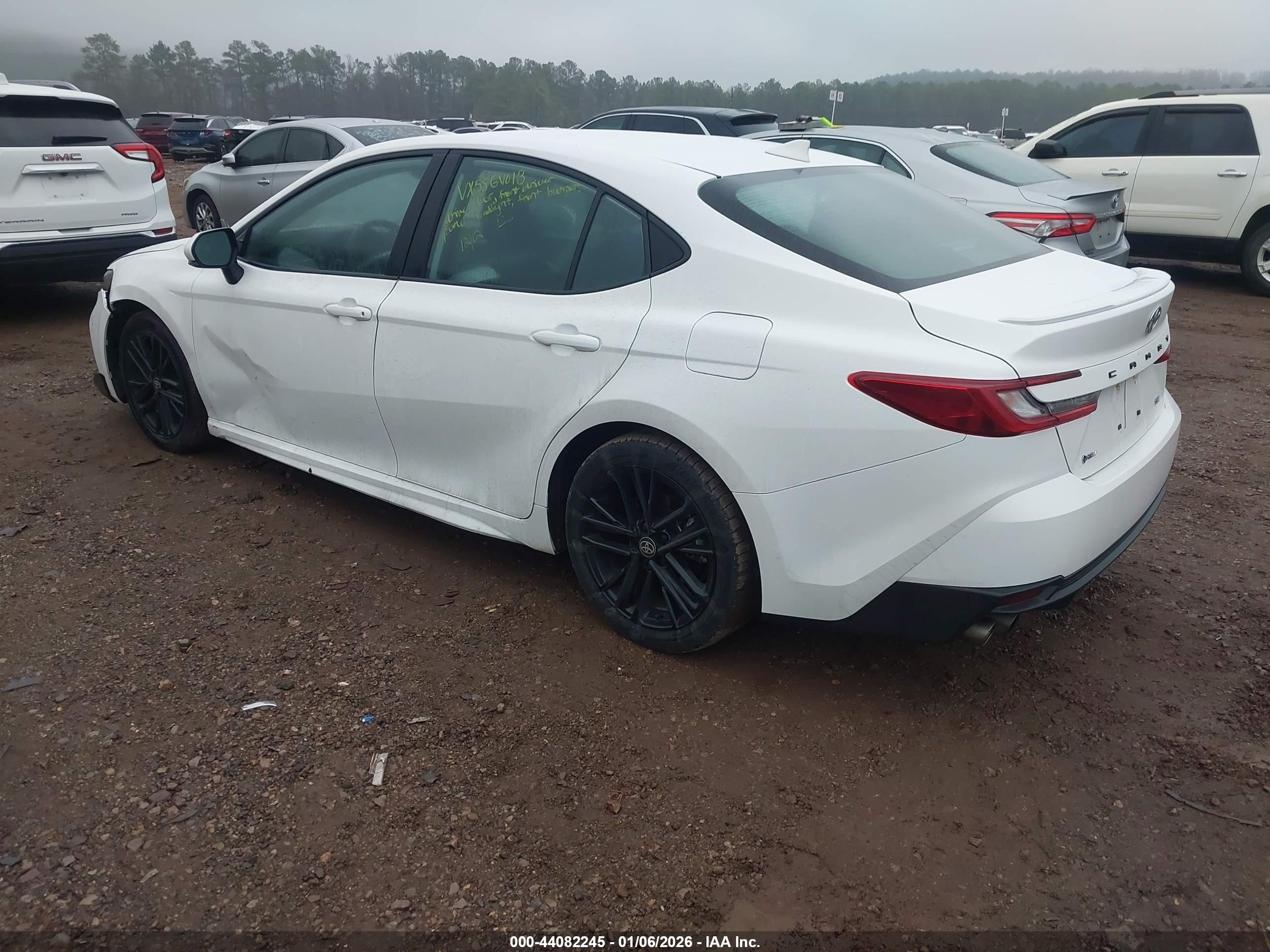 TOYOTA CAMRY image 3
