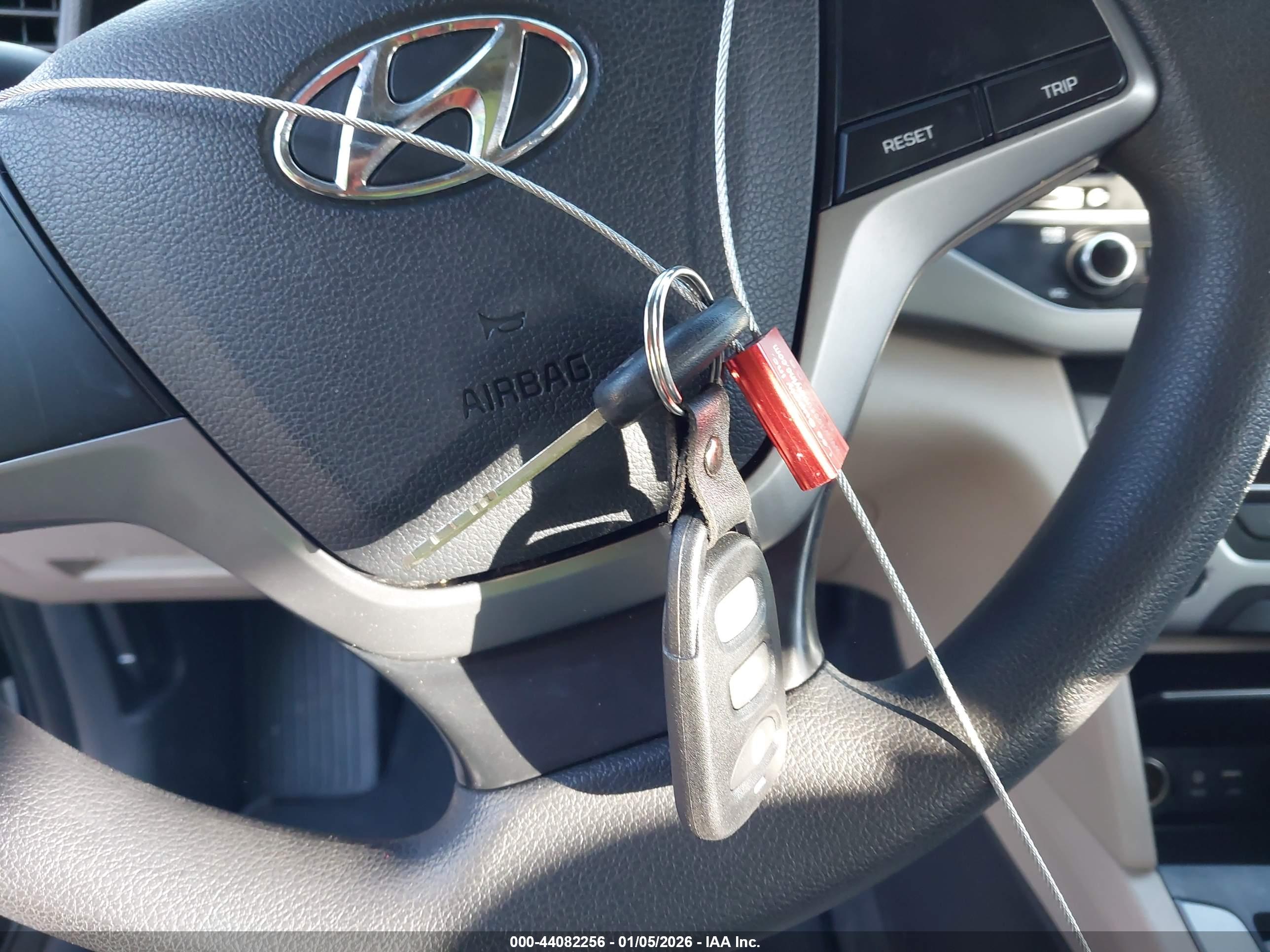 HYUNDAI ELANTRA image 11