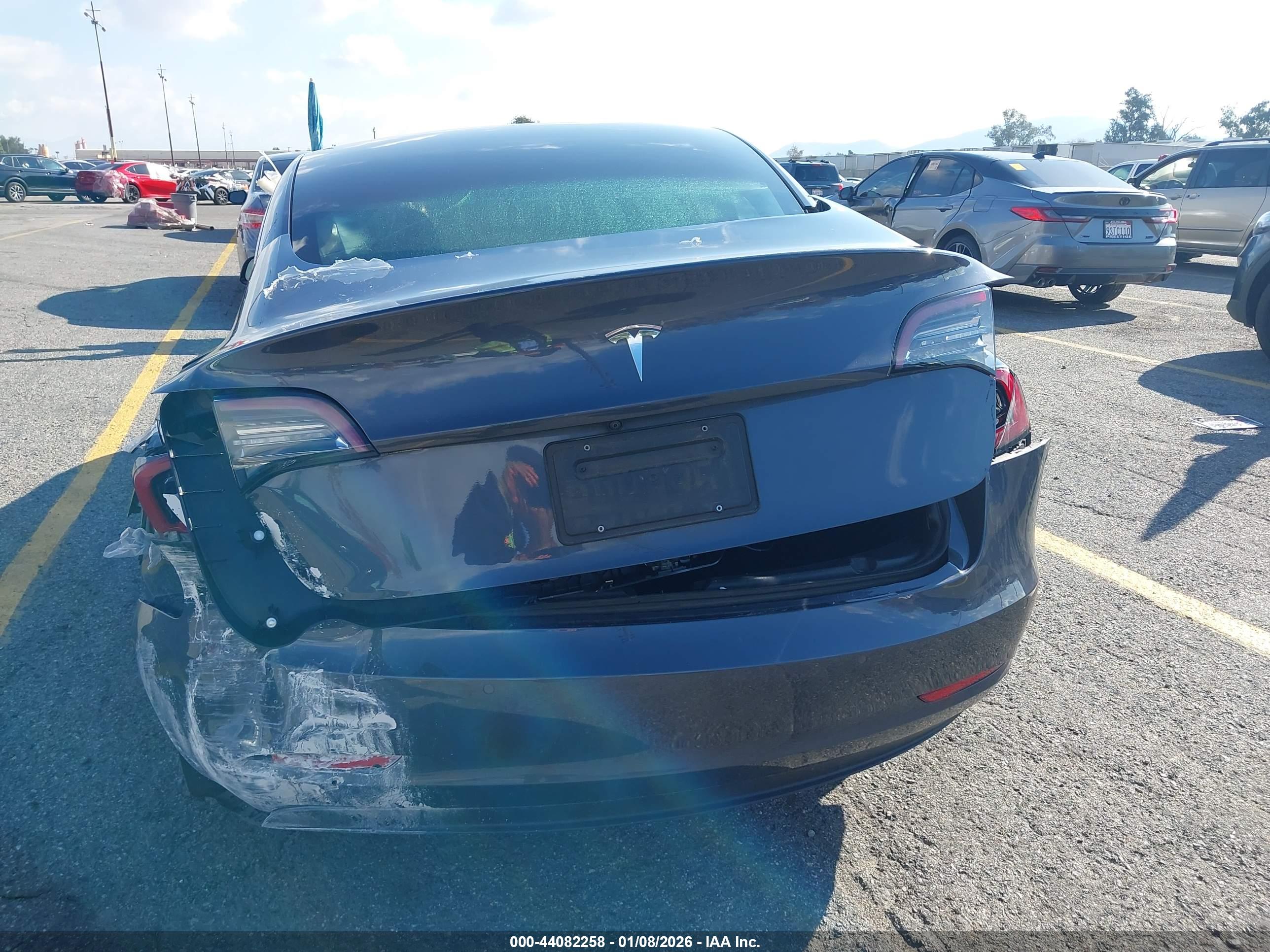TESLA MODEL image 6