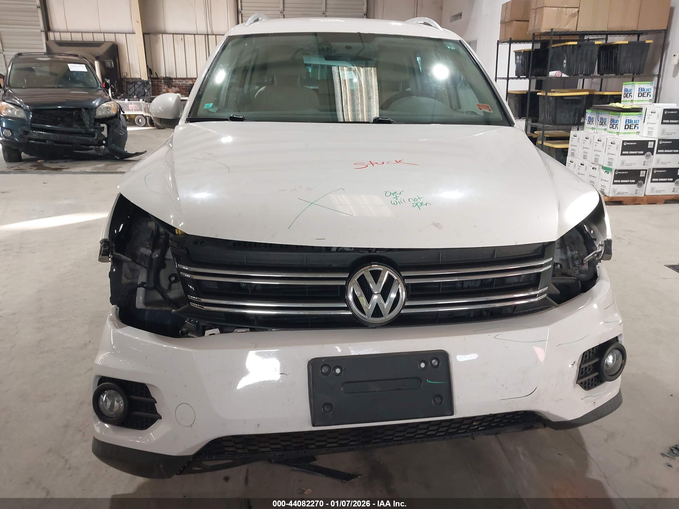 VOLKSWAGEN TIGUAN image 6