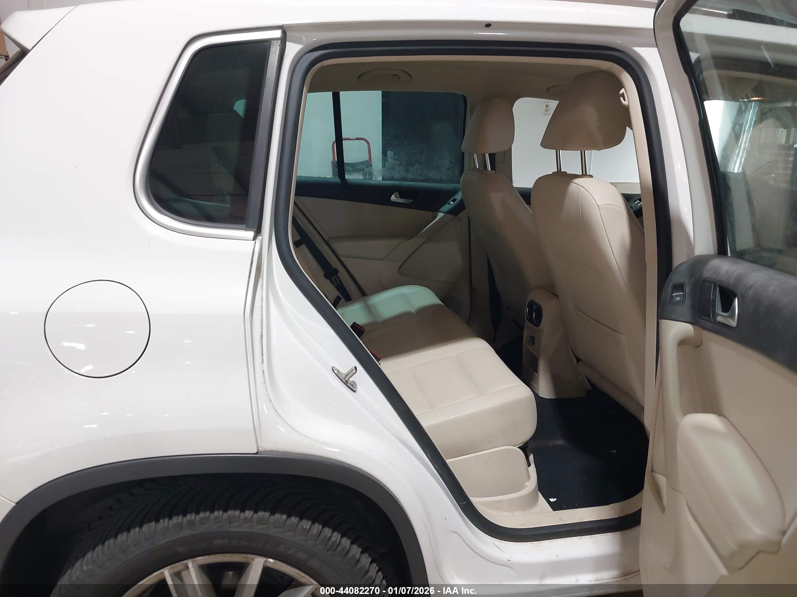 VOLKSWAGEN TIGUAN image 8