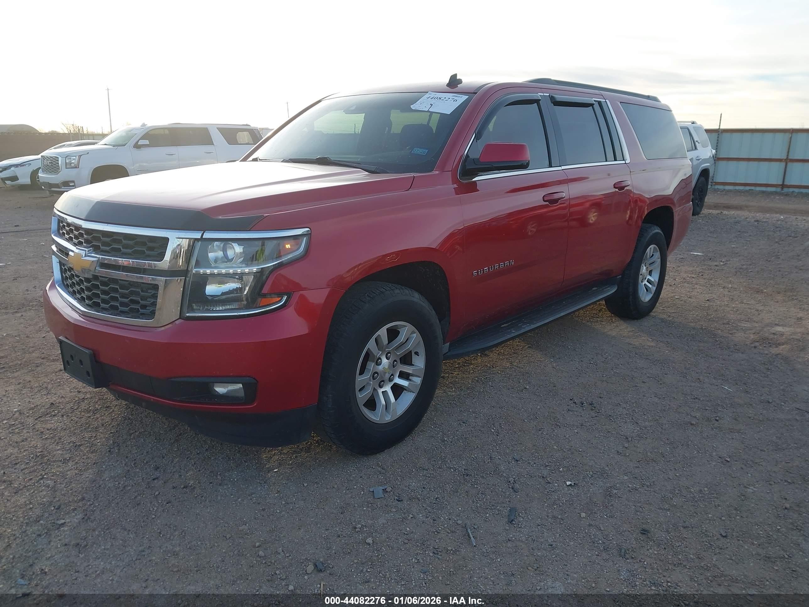 CHEVROLET SUBURBAN image 2